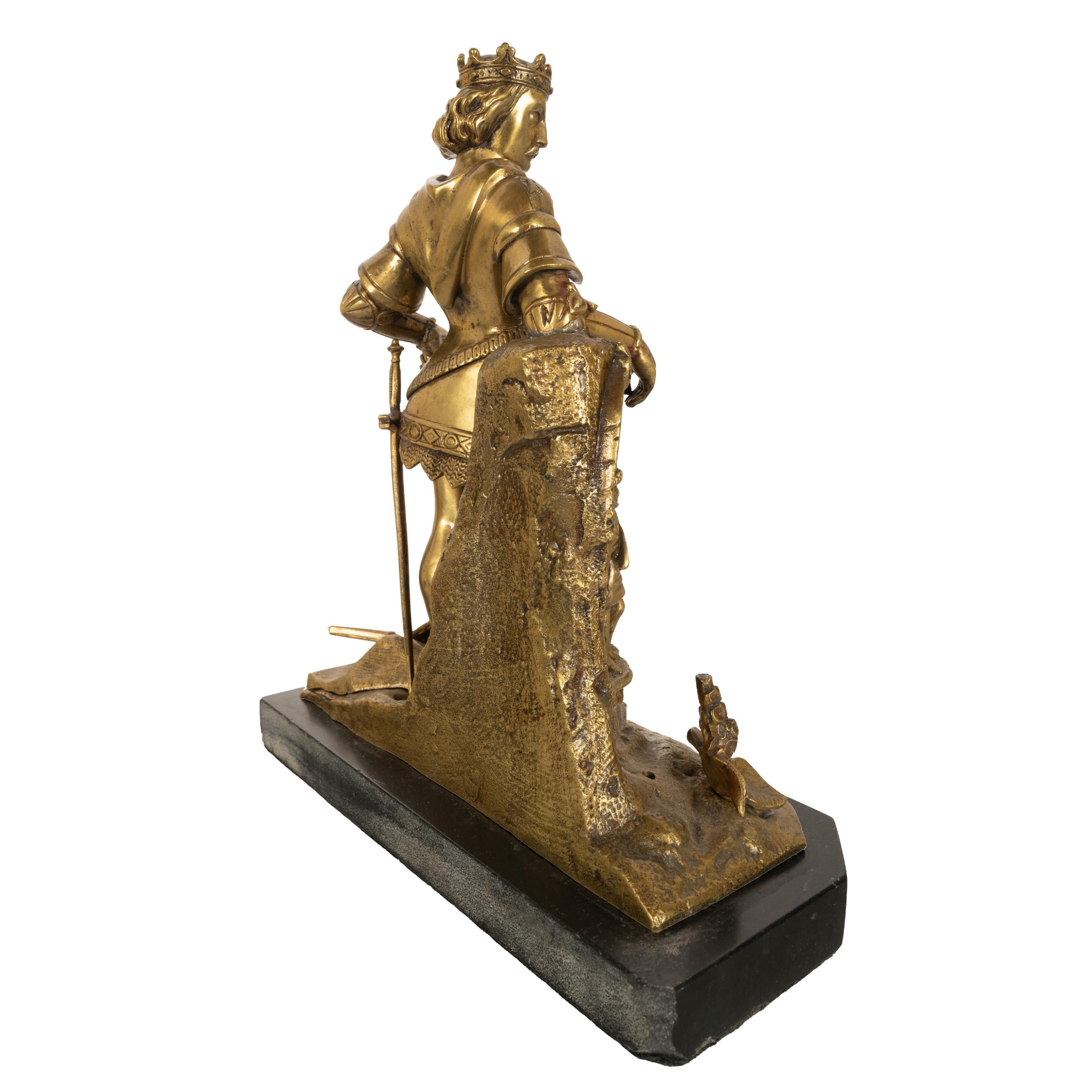 Dorato Antique French Bronzo dorato Statua medievale Re Luigi VII Cavaliere Templare 1880 in vendita