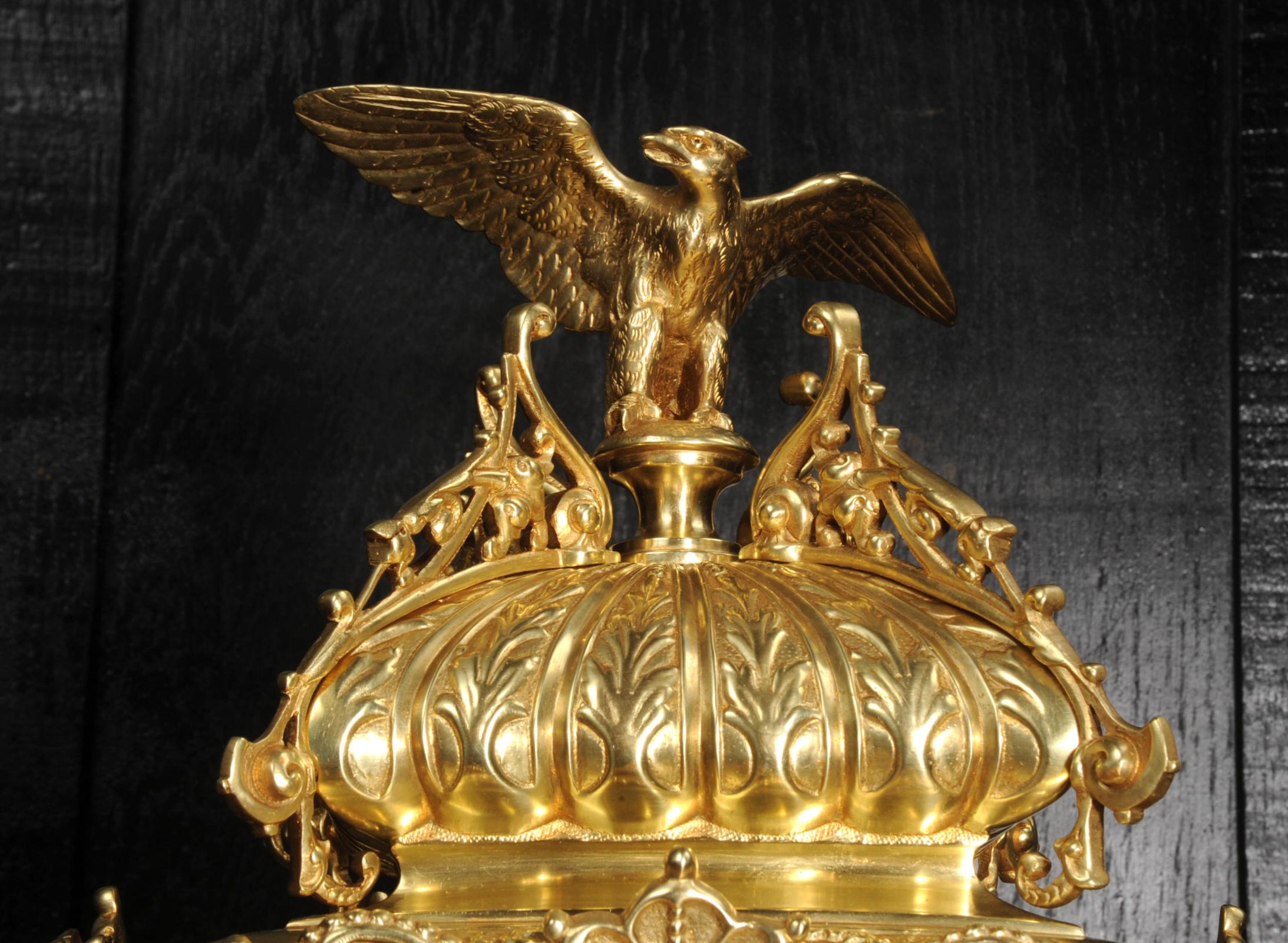 Reloj de sobremesa antiguo francés de bronce dorado - Águila en venta 3