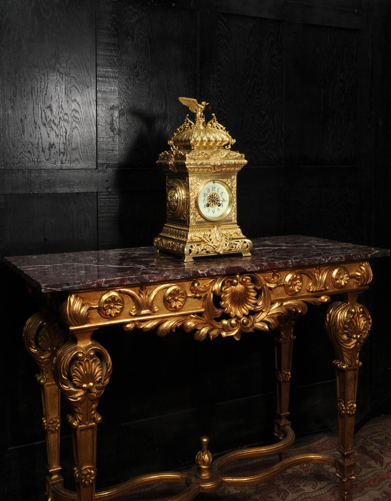 Reloj de sobremesa antiguo francés de bronce dorado - Águila en venta 4