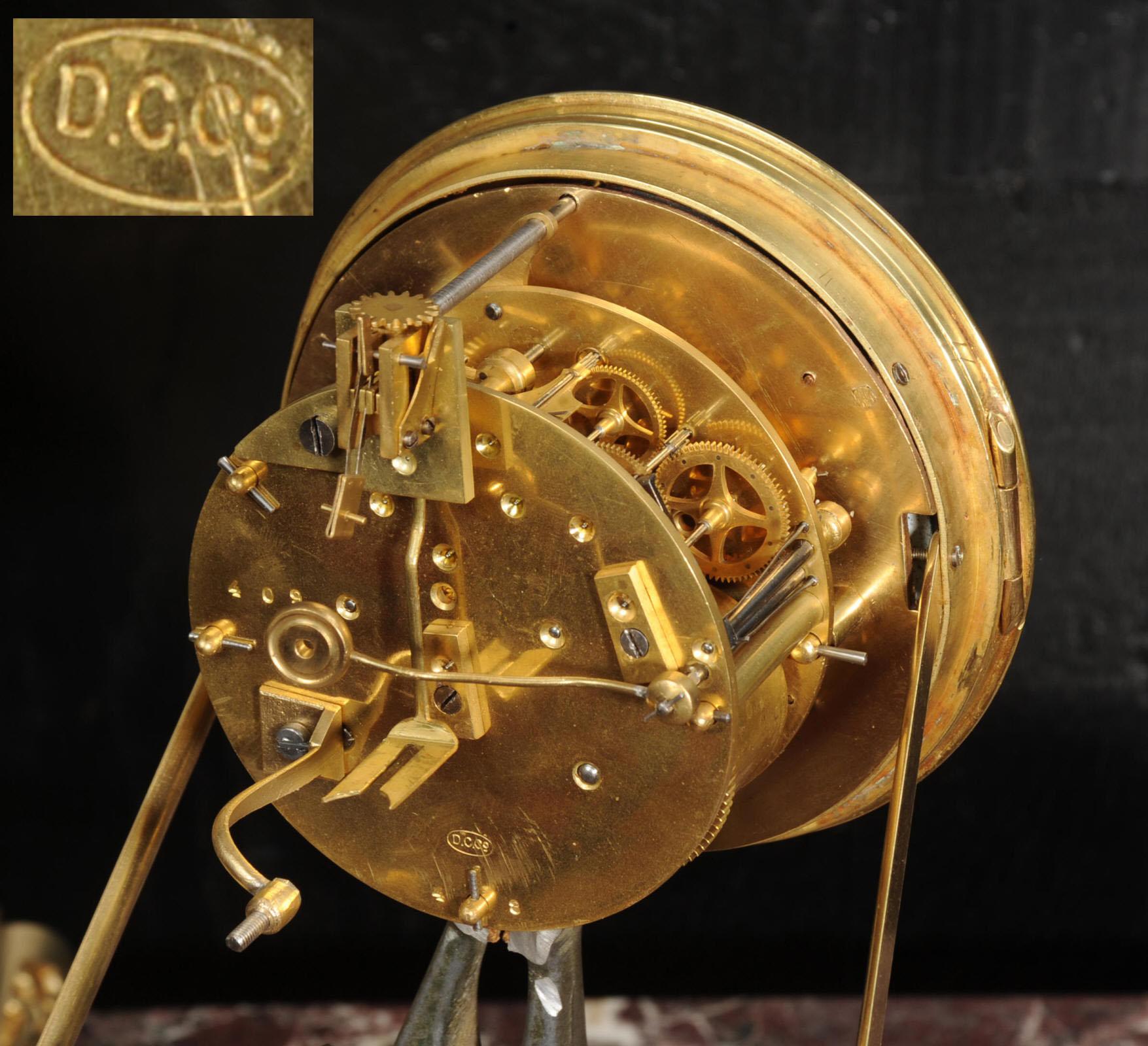 Reloj de sobremesa antiguo francés de bronce dorado - Águila en venta 11