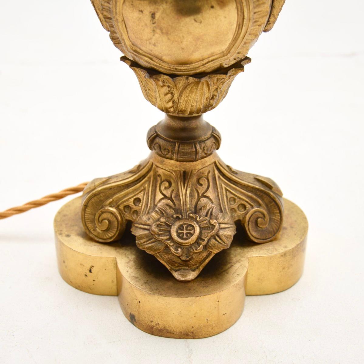 Début du 20ème siècle Lampe de bureau française d'antiquités en bronze doré en vente