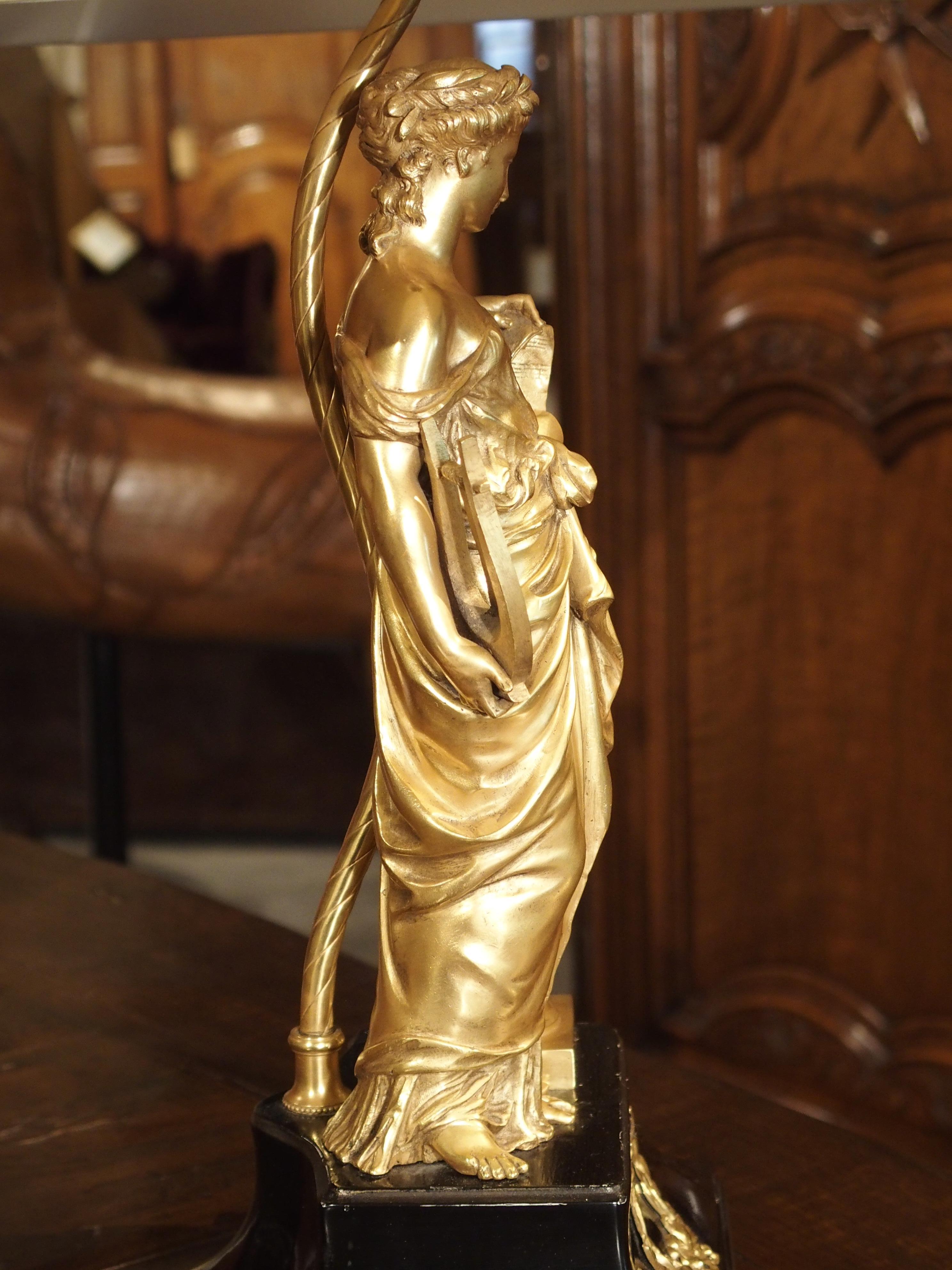 Sculpté à la main Lampe de bureau française ancienne en bronze doré, signée Moreau, fin du XIXe siècle en vente