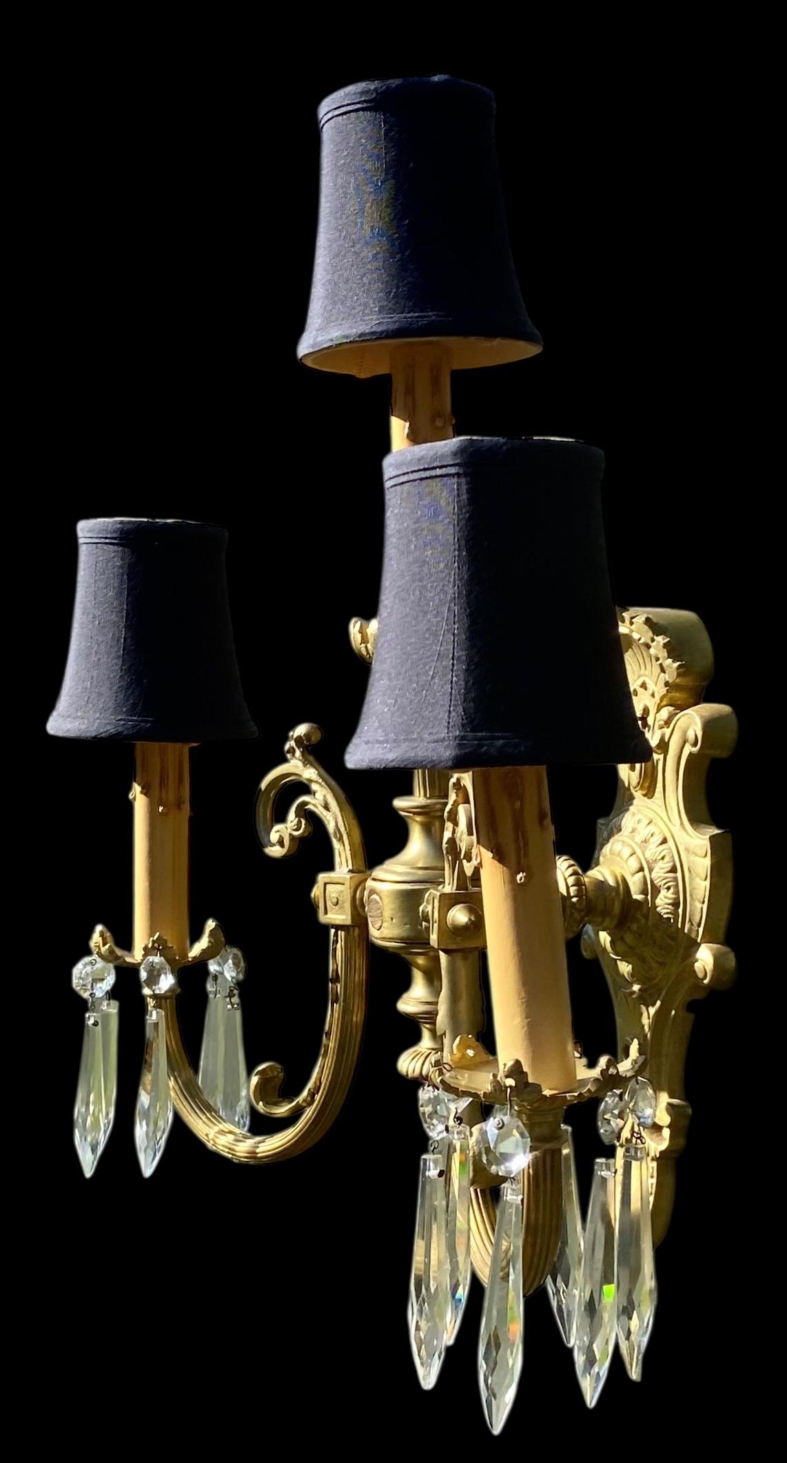 Antique French Bronce Dorado Lámpara de Tres Luces Pantalla de Seda Negra Prismas de Cristal en venta 5