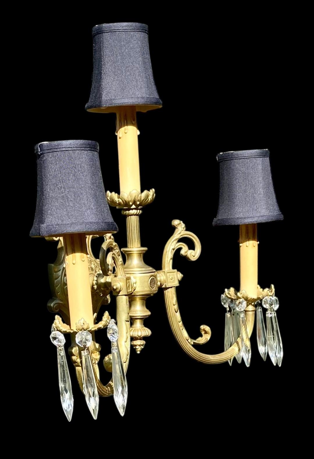 Antique French Bronce Dorado Lámpara de Tres Luces Pantalla de Seda Negra Prismas de Cristal en venta 6