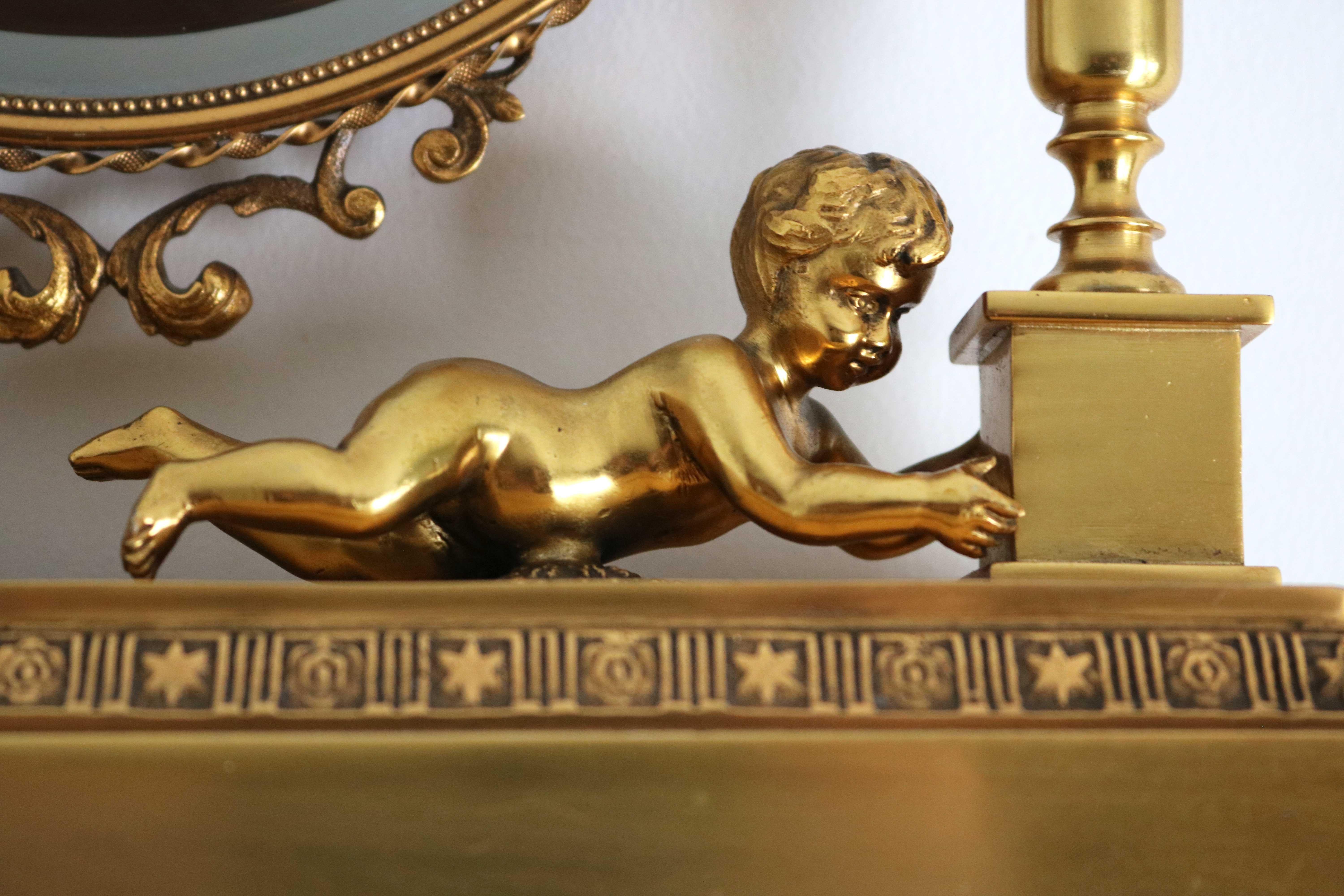 Antique Vanity Table Mirror en bronze doré Miroir ovale et chérubins, circa 1900 en vente 3