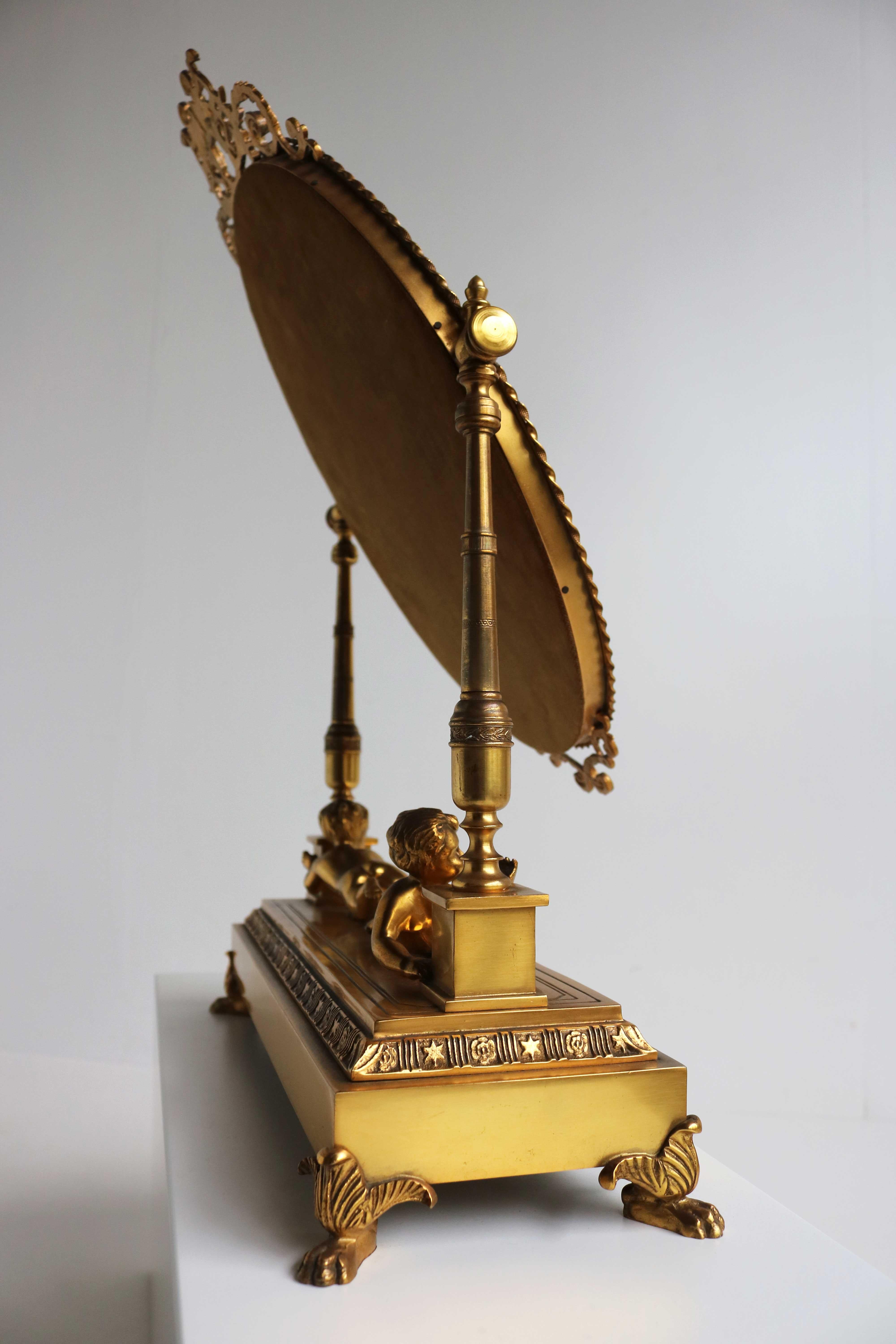 Antike vergoldete Bronze Eitelkeit Tisch Spiegel Oval Spiegel und Putten, um 1900 im Angebot 7