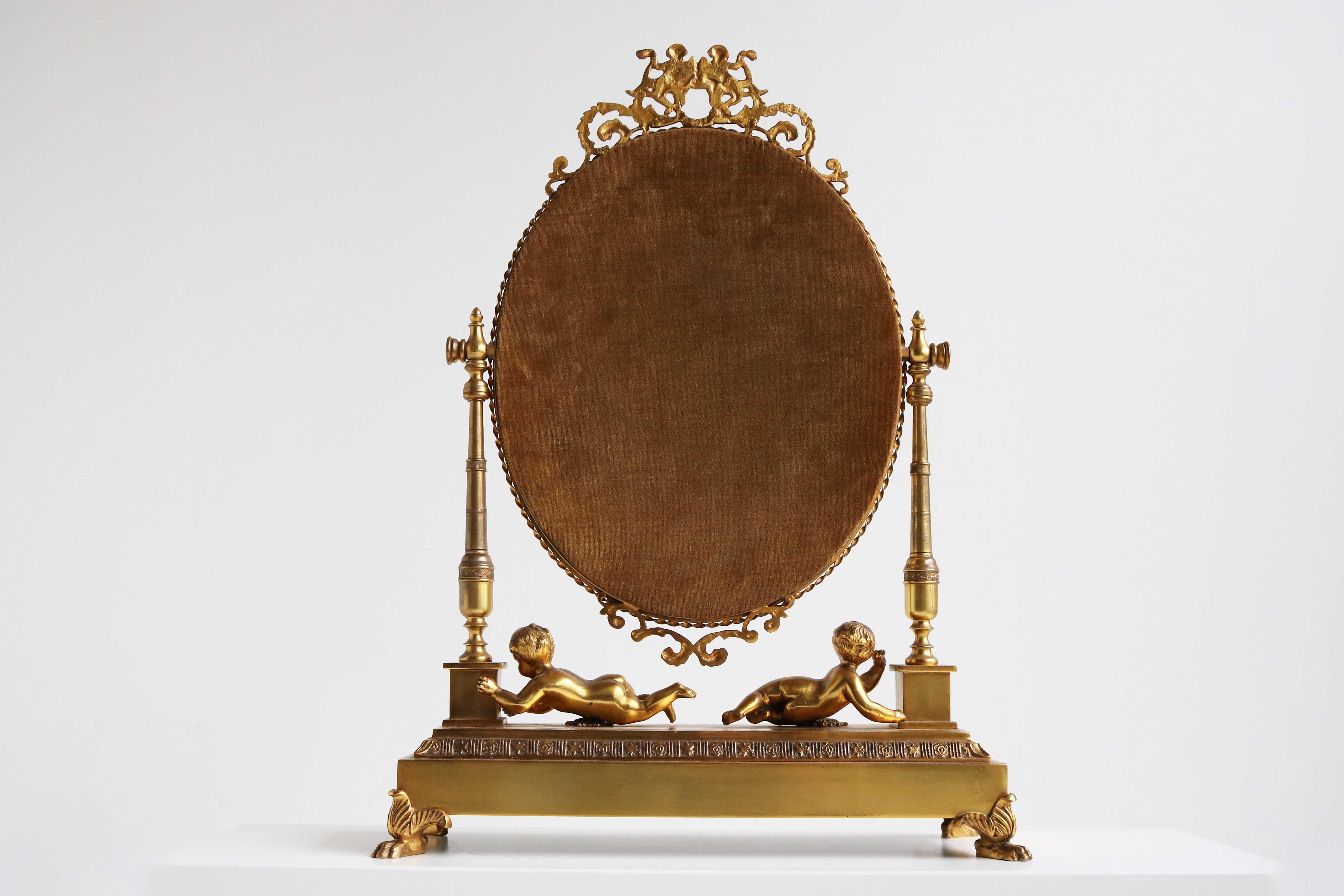 Antique Vanity Table Mirror en bronze doré Miroir ovale et chérubins, circa 1900 en vente 9