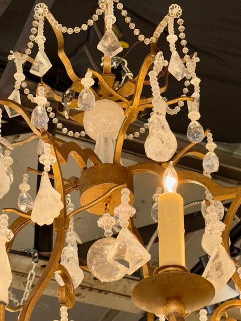 20ième siècle Lustre ancien en fer doré et cristal de roche en vente