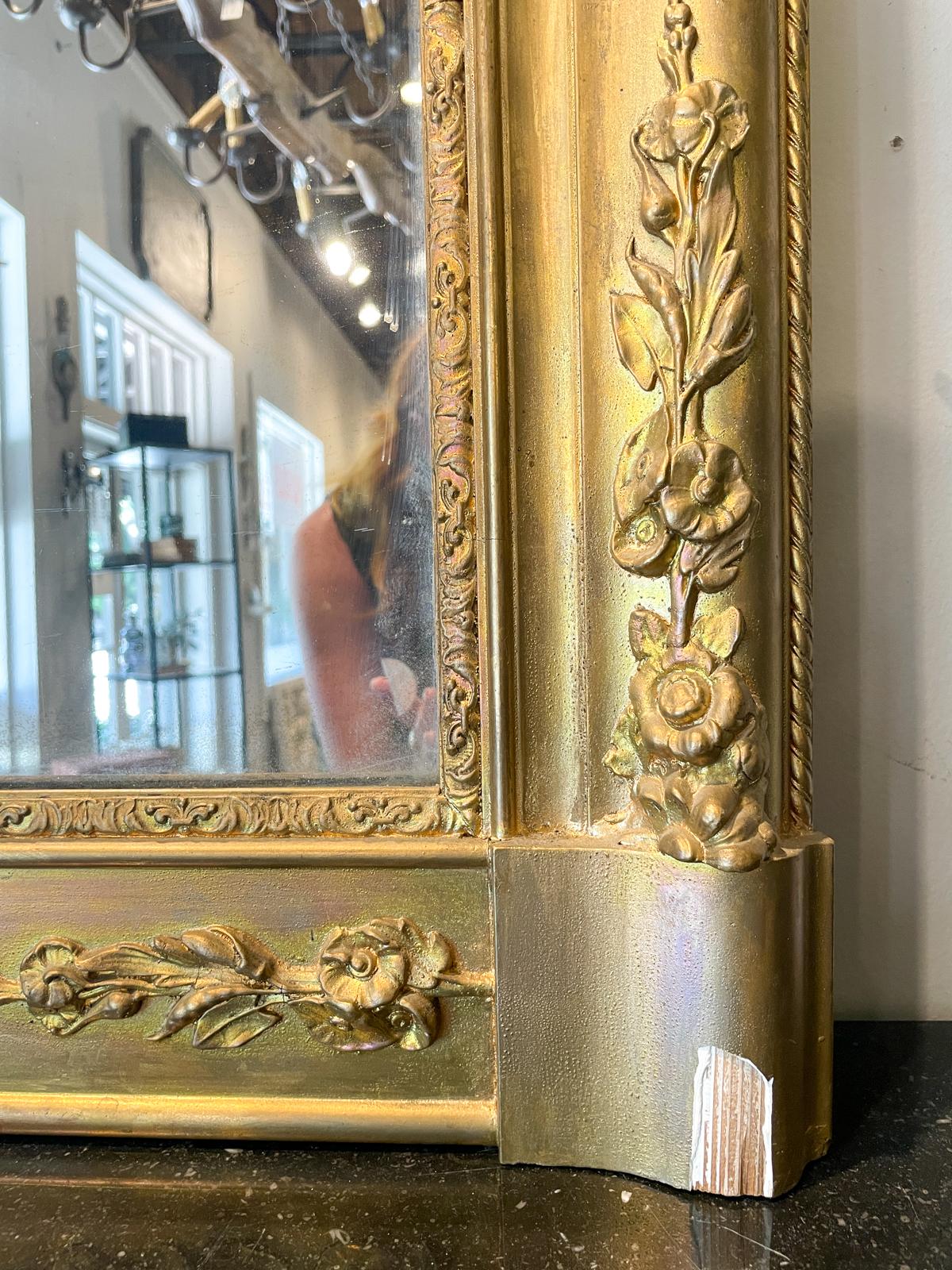 Antique French Gilt Mirror with Floral Detail For Sale 2