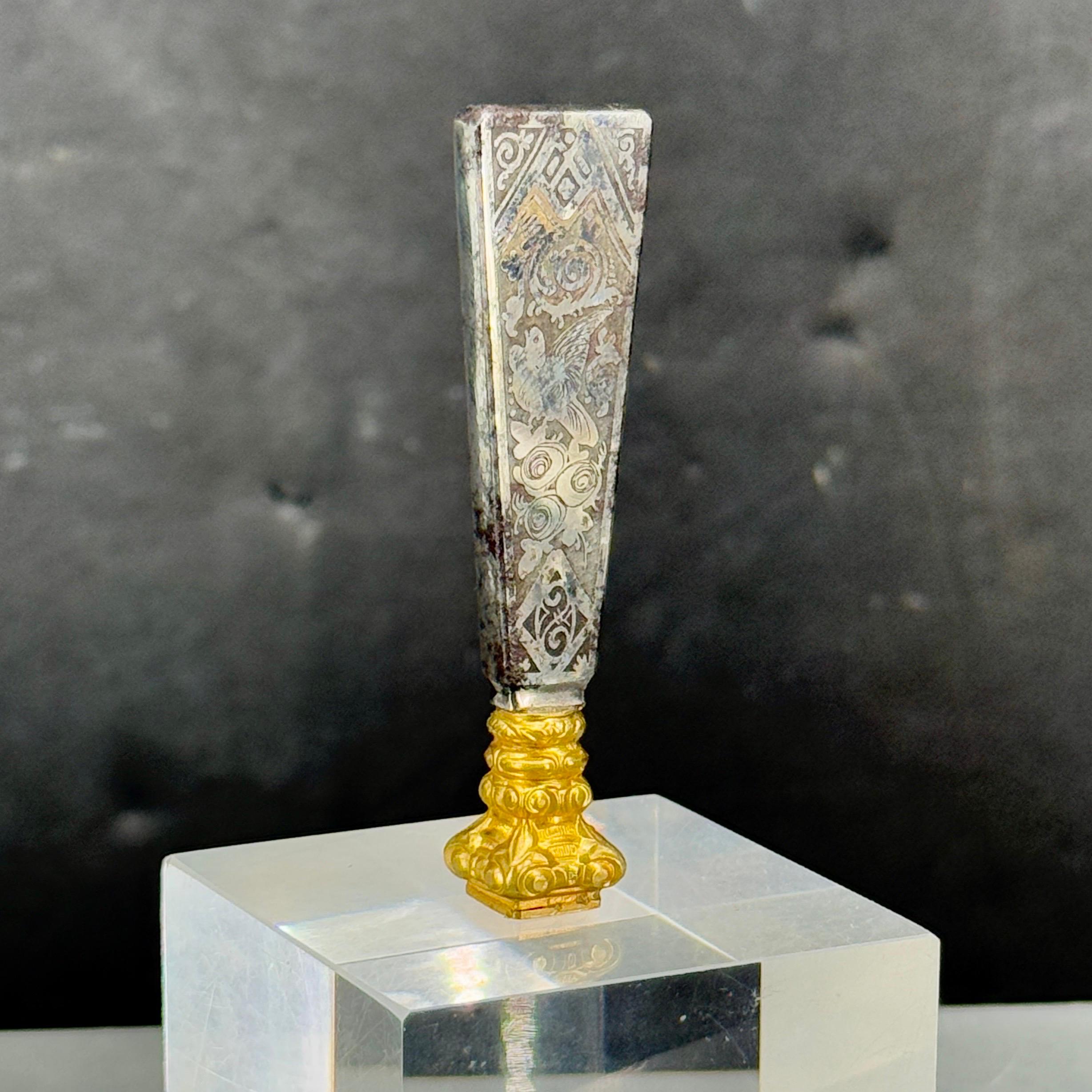Antique French Gilt Ormolu Gilt Metal Hand Wax Seal Stamp In Good Condition For Sale In Haddonfield, NJ