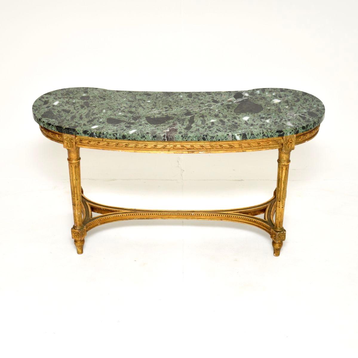 Fine XIX secolo Antique French Wood dorato Tavolo da caffè con piano in marmo in vendita