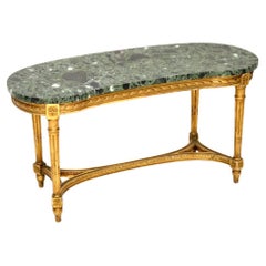 Table basse ancienne en bois doré avec plateau en marbre Table basse ancienne en bois doré avec plateau en marbre