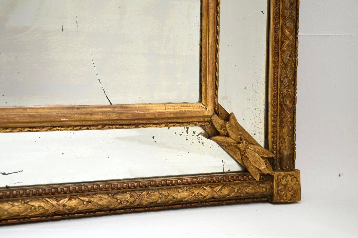 Specchio Antique French Gilt Wood Mirror in vendita