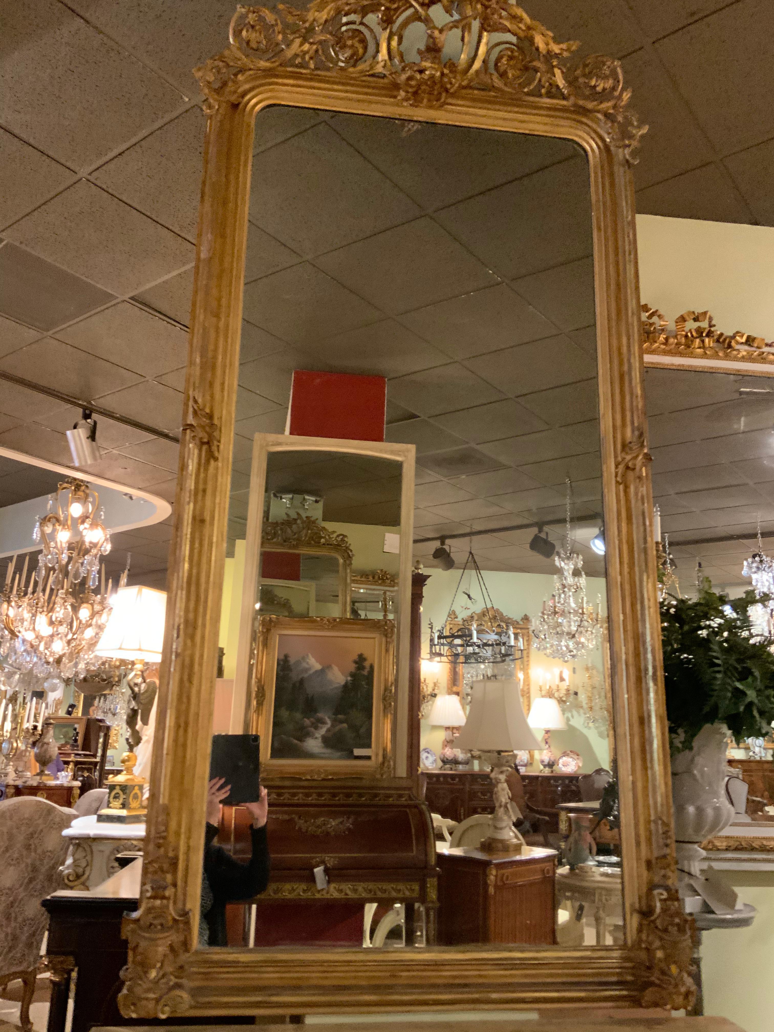 Antique French Giltwood Mirror with Carved Bird at the Crest, circa 1890 3