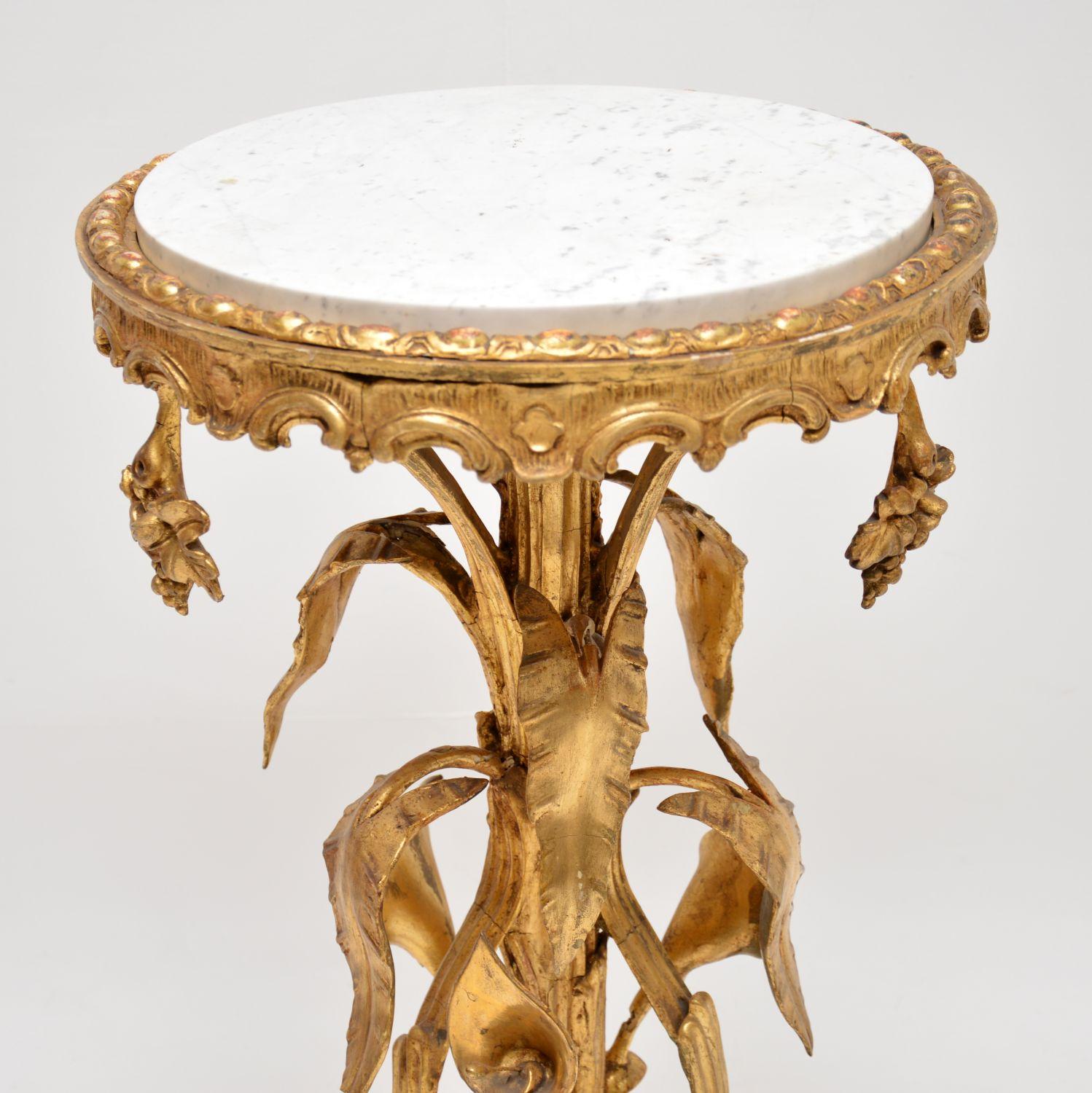 Louis XVI Table d'appoint ancienne en bois doré français en vente