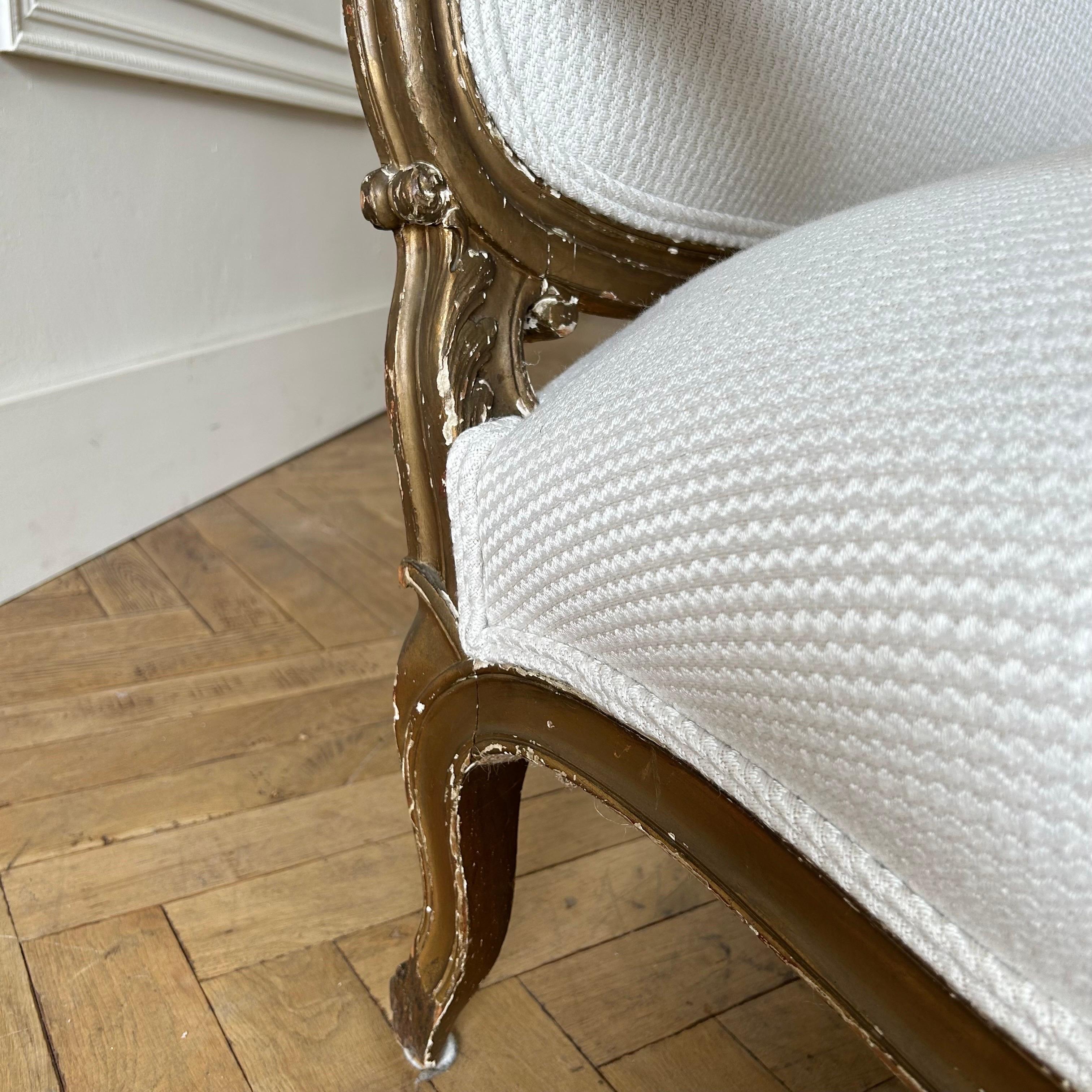 Antique French Gilt Wood Settee Upholstered in Antique White Wool and Cashmere For Sale 14