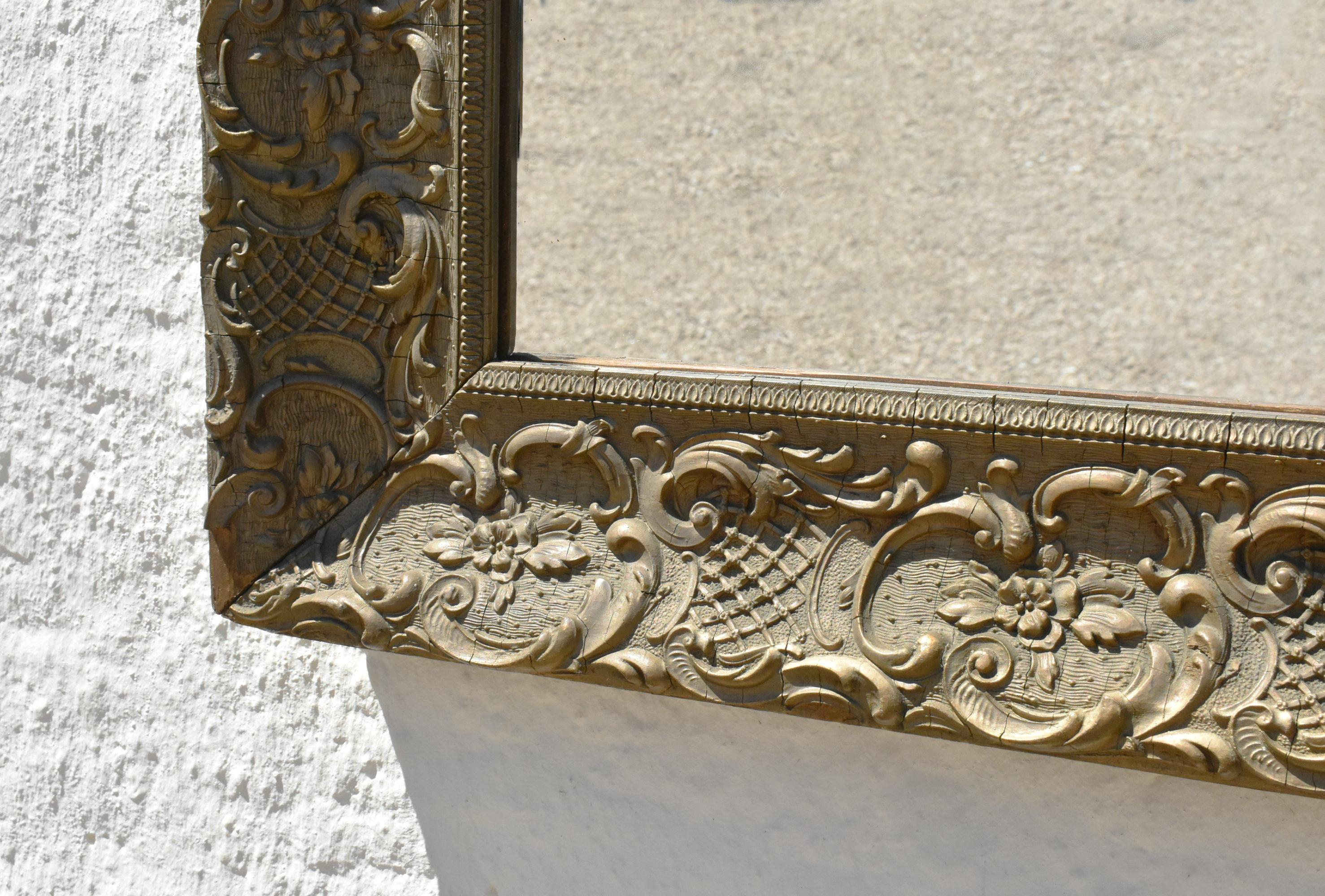Antique French Giltwood Mirror - Specchio in legno dorato del XIX secolo in vendita 7