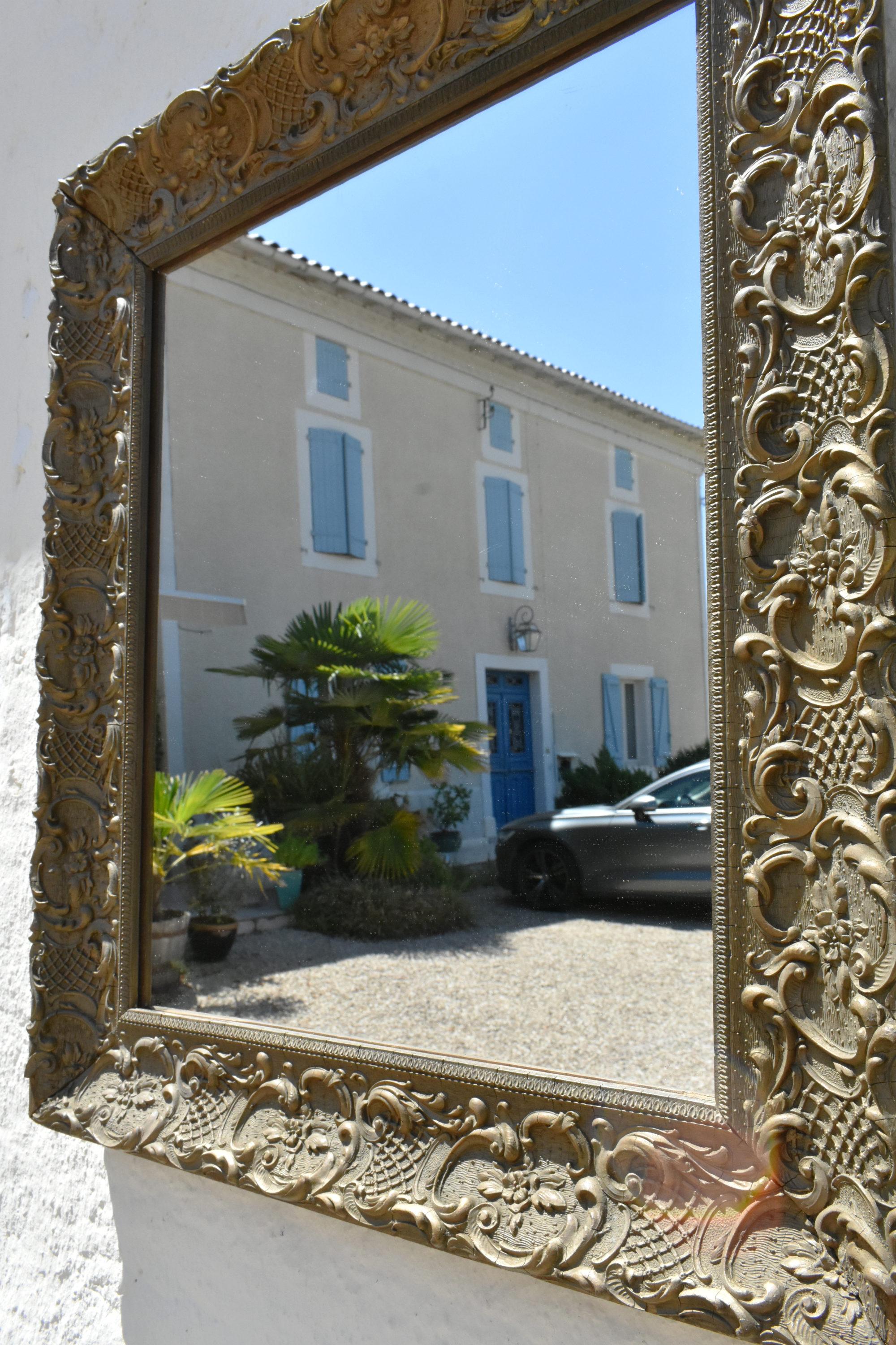 Antique French Giltwood Mirror - Specchio in legno dorato del XIX secolo in vendita 11