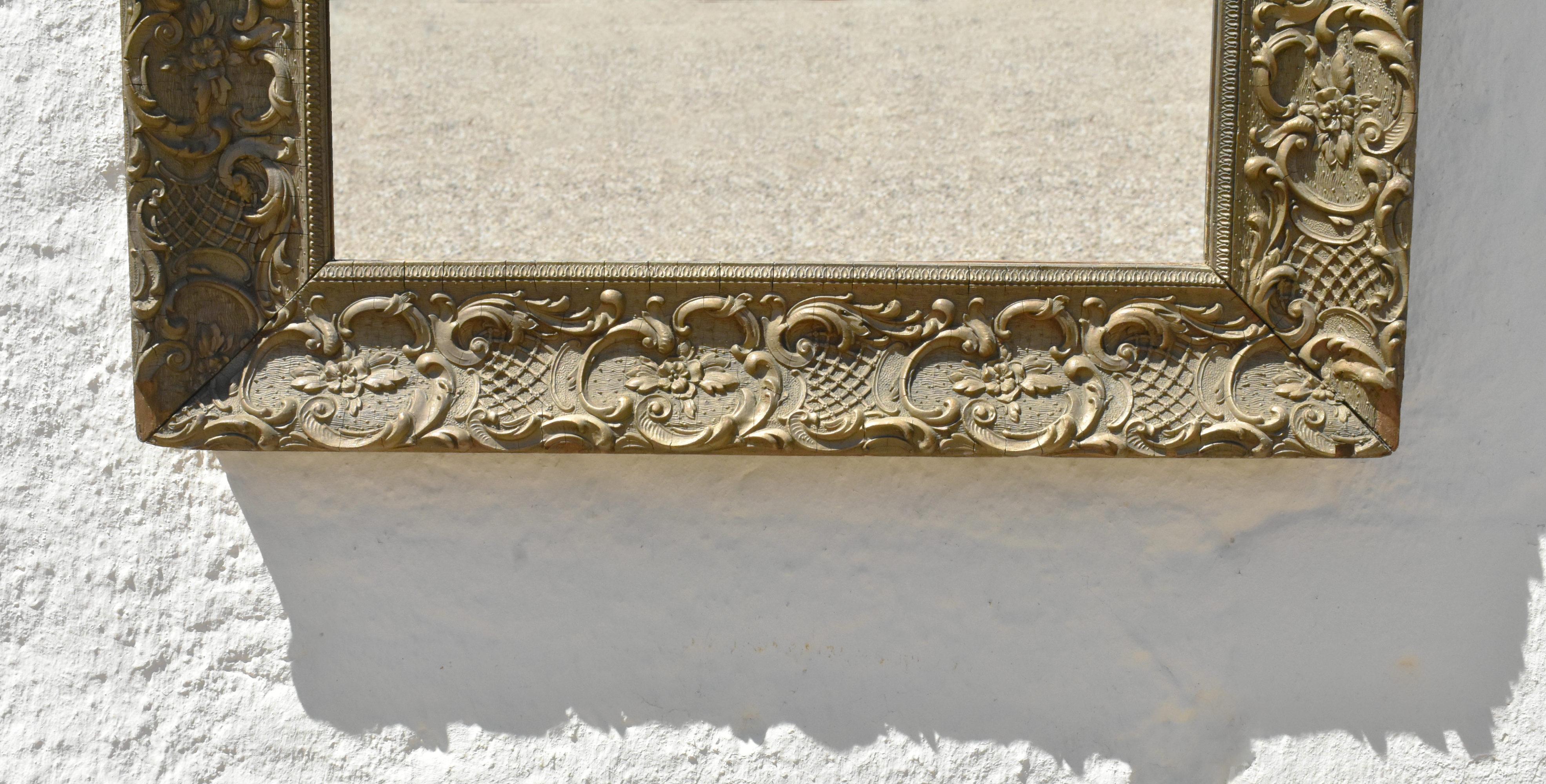 Antique French Giltwood Mirror - Specchio in legno dorato del XIX secolo in vendita 4