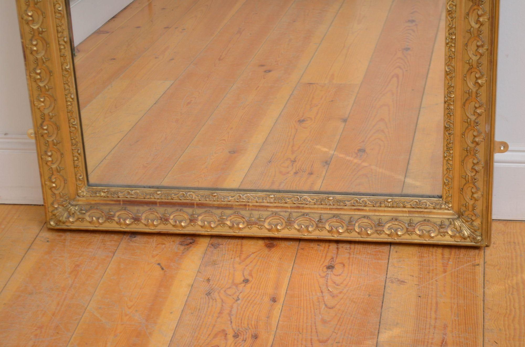Miroir mural français ancien en bois doré 169 cm en vente 6
