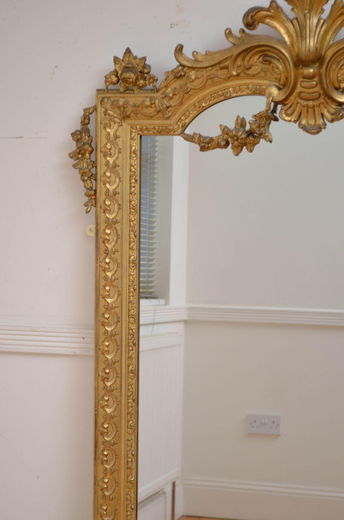 Miroir mural français ancien en bois doré 169 cm Bon état - En vente à Whaley Bridge, GB