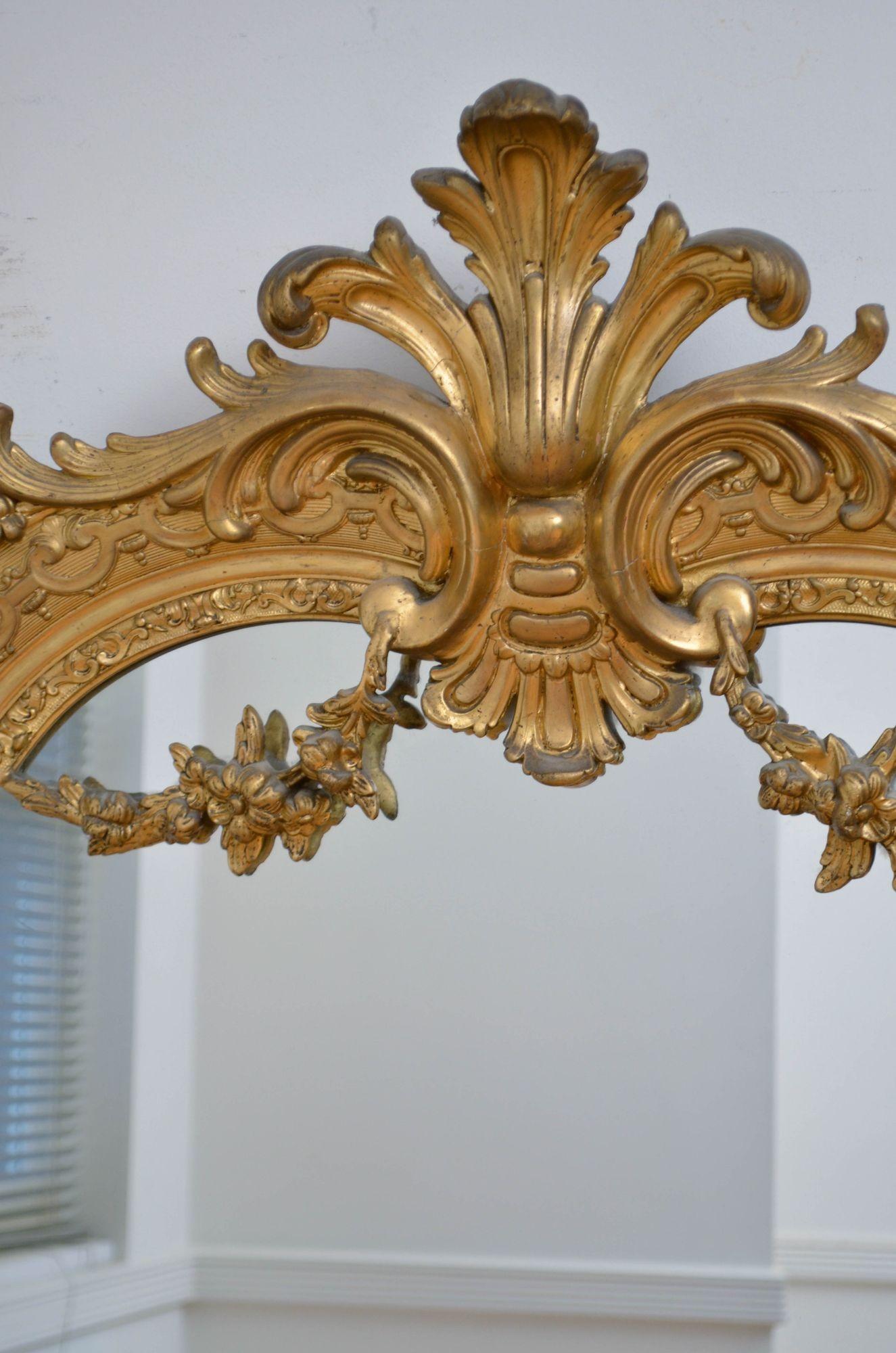 Gesso Miroir mural français ancien en bois doré 169 cm en vente