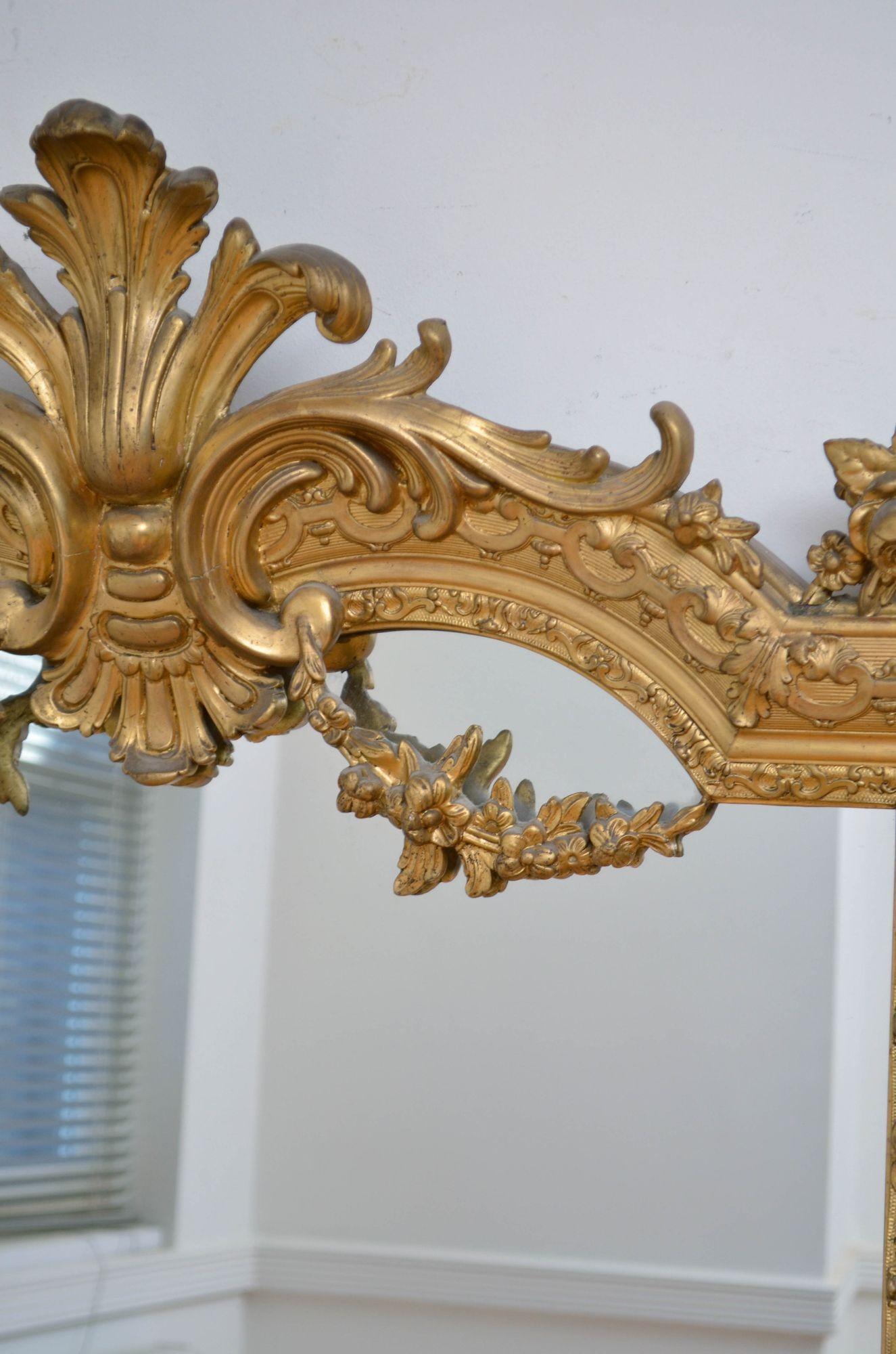 Miroir mural français ancien en bois doré 169 cm en vente 2