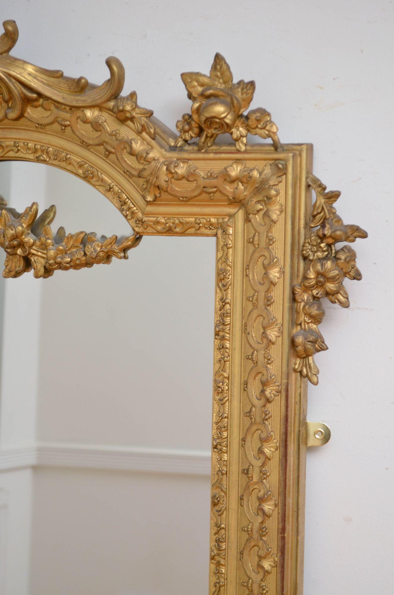 Miroir mural français ancien en bois doré 169 cm en vente 3