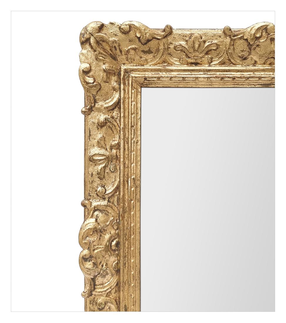 Dorato Antique Mirror francese in legno dorato in stile Luigi XIV, circa 1940 in vendita