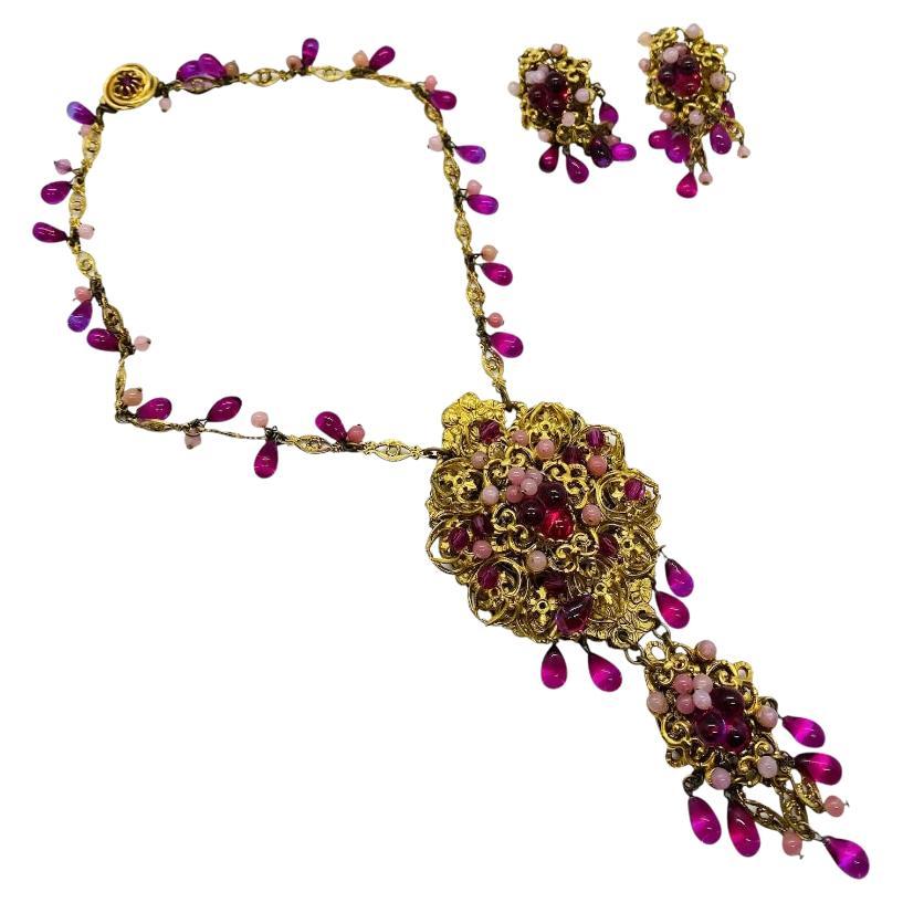 Antique French Glass Costume Jewelry Necklace and Earrings Set (ensemble collier et boucles d'oreilles) en vente