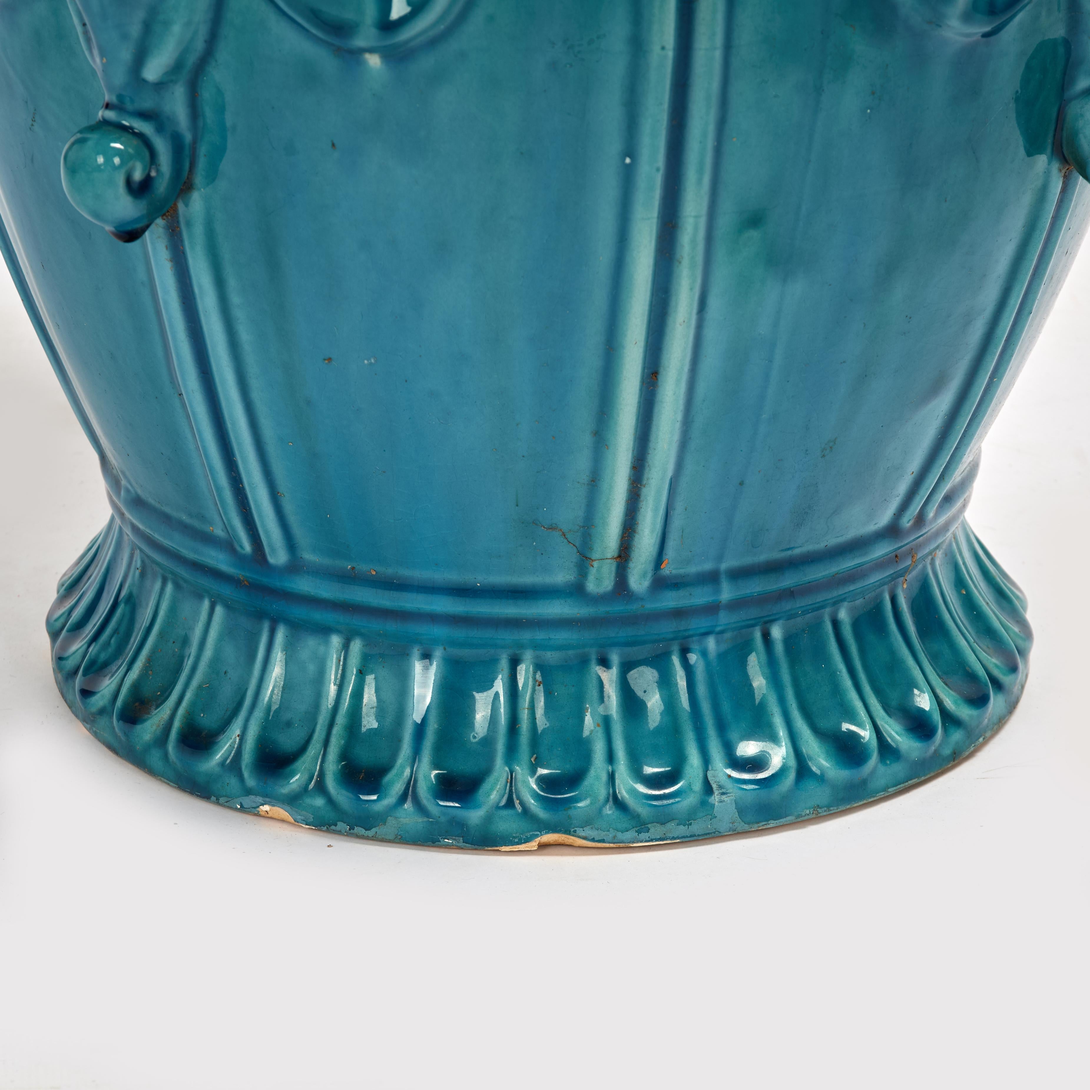 Antique French, supporto o sedile in terracotta smaltata con teste di elefante in vendita 2
