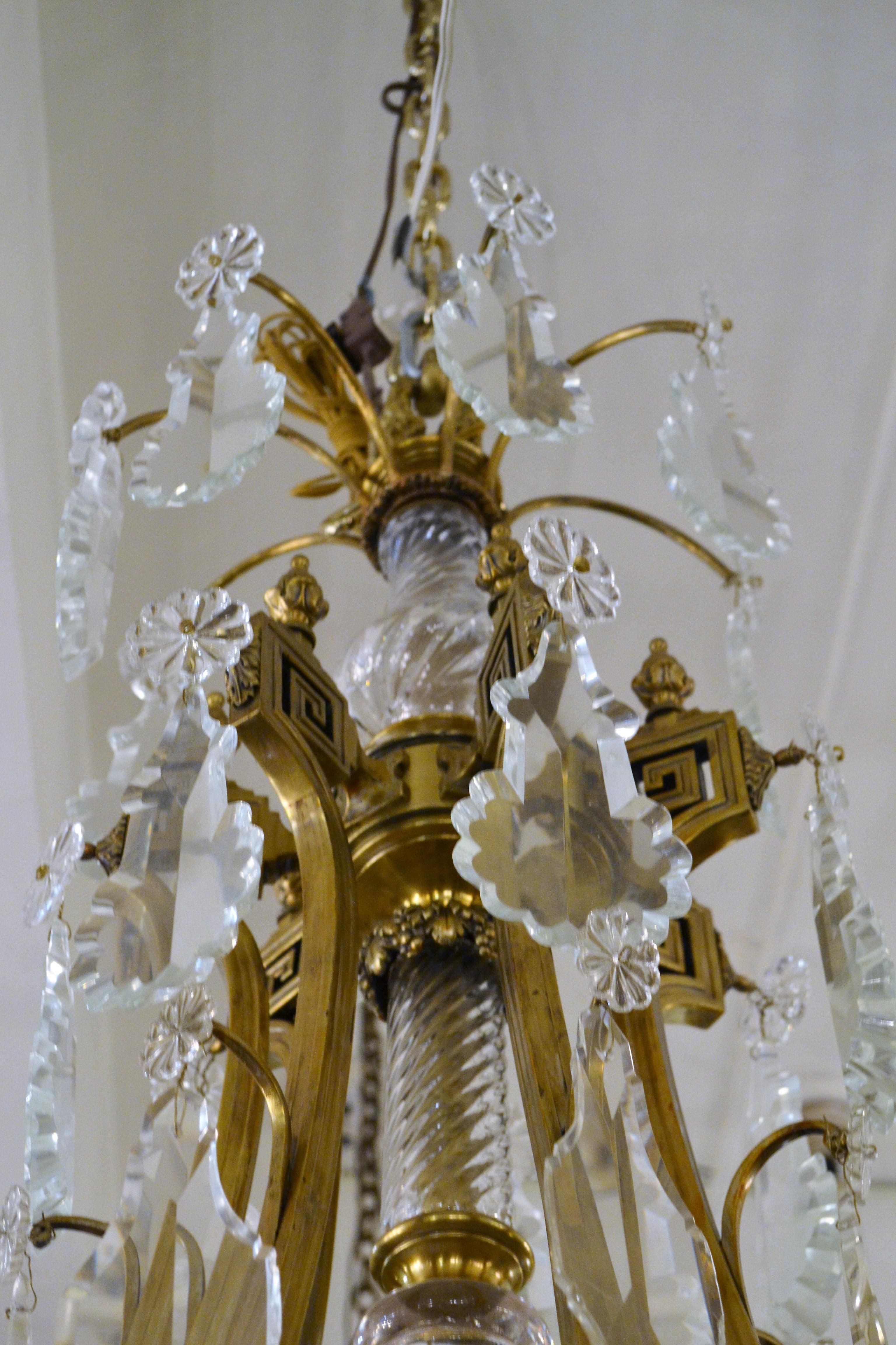 Antique French Gold Bronze and Fine Crystal Chandelier, circa 1890-1900 In Good Condition For Sale In New Orleans, LA