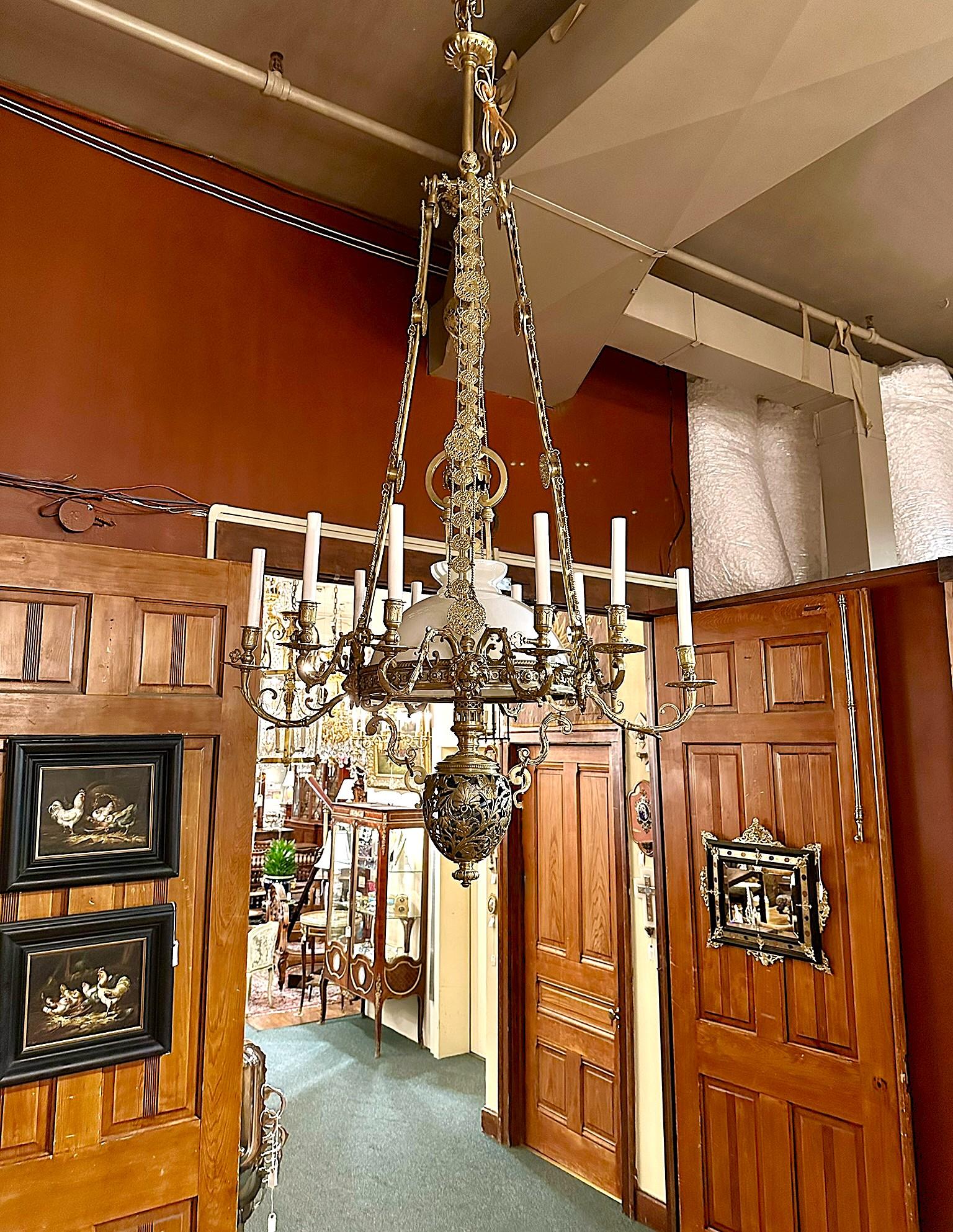 Antico lampadario a sospensione francese in bronzo dorato e vetro, CIRCA 1860. in vendita 4