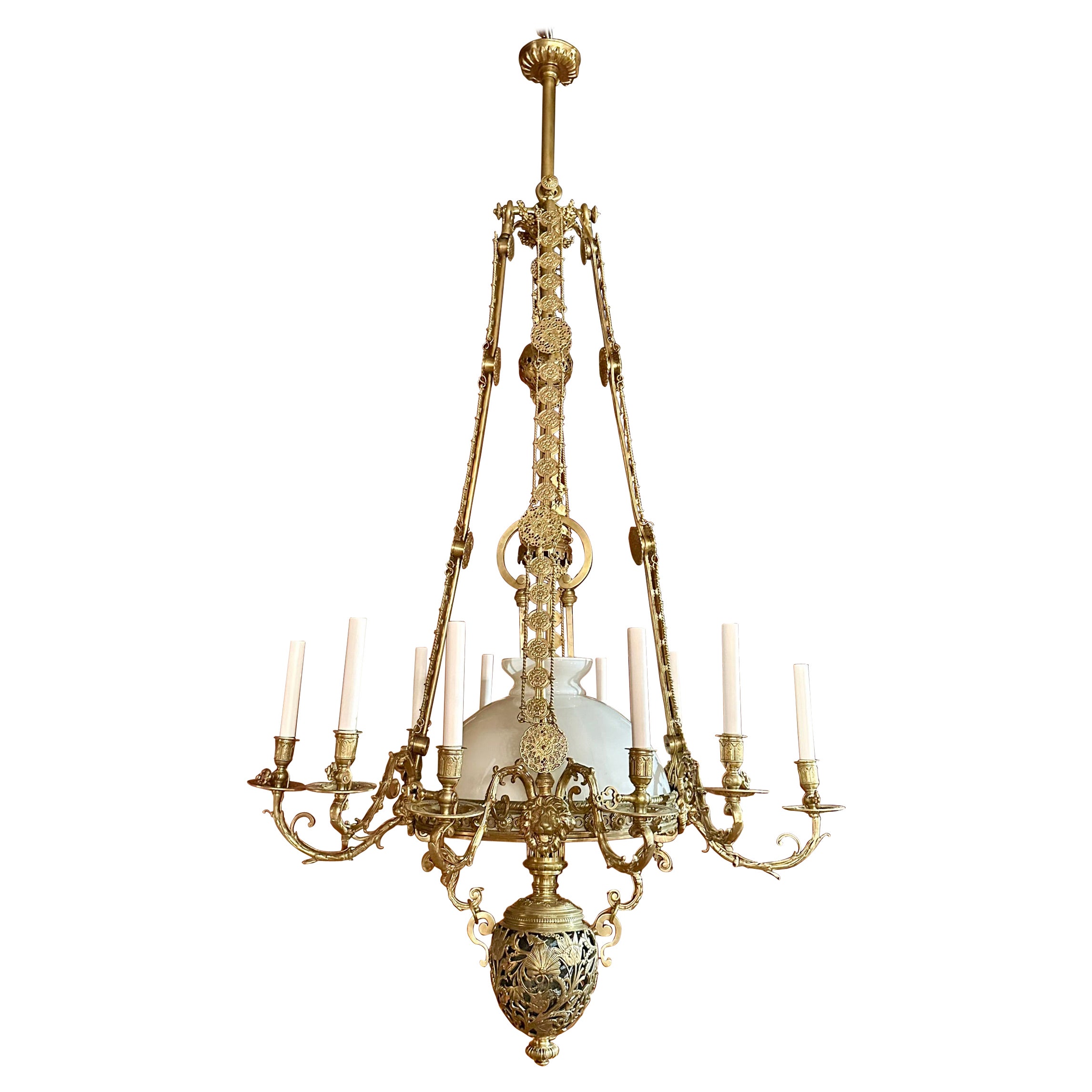 Antique French bronze doré et lampe à huile à suspension en verre, Circa 1860.