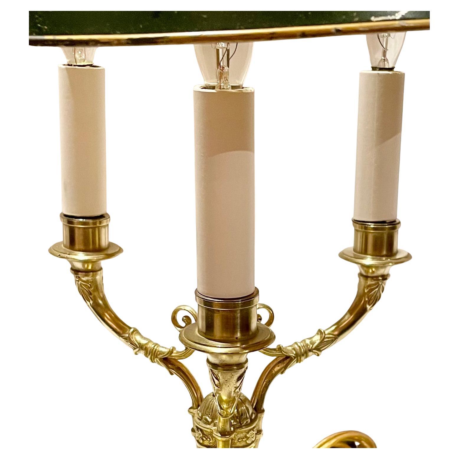 Bronze Lampe Bouillotte ancienne en bronze doré, Circa 1930. en vente