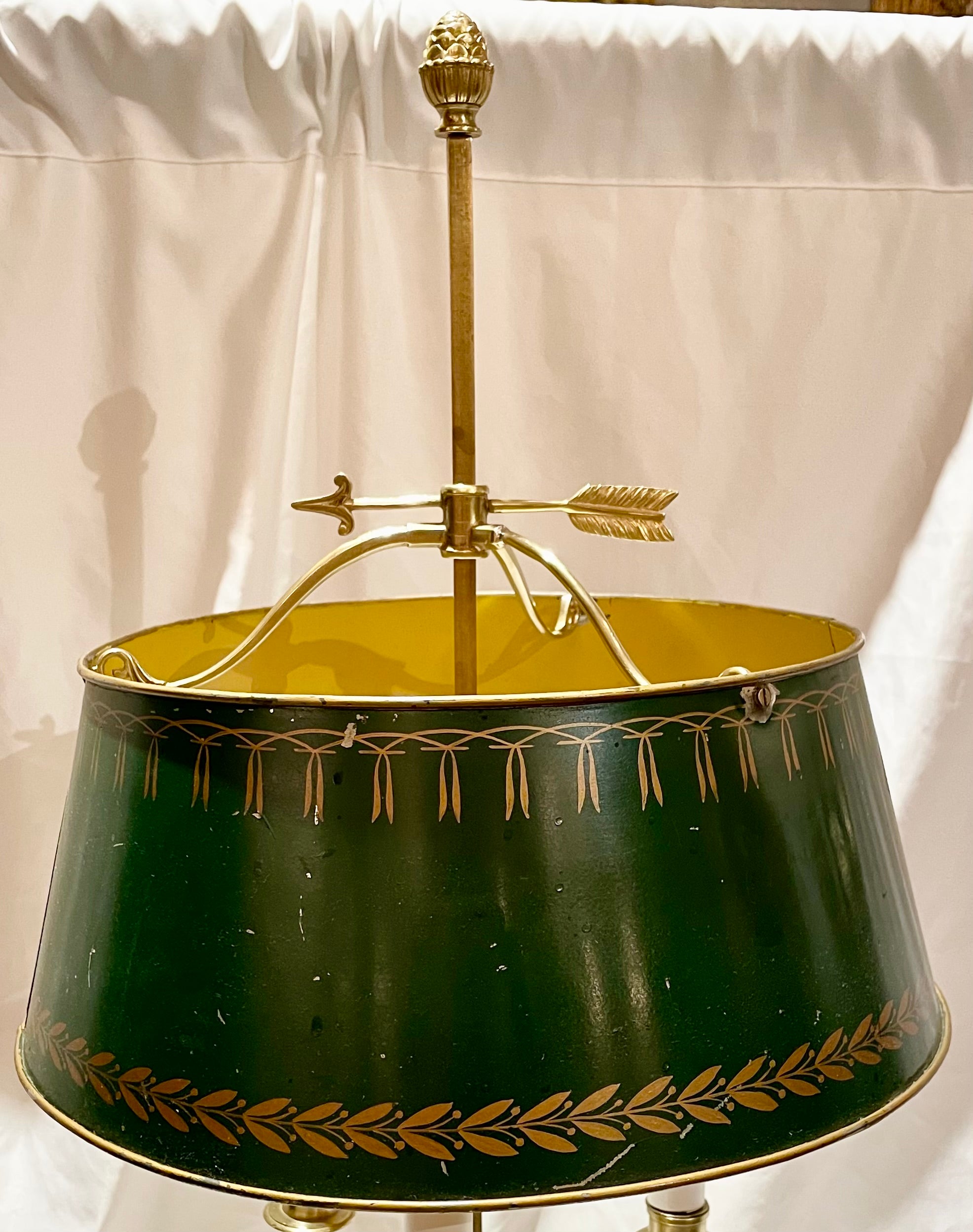 Lampe Bouillotte ancienne en bronze doré, Circa 1930. en vente 1