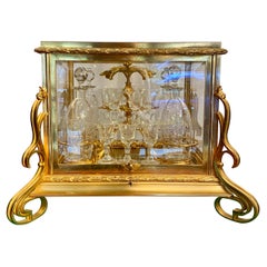 Antique Cave à Liqueur en bronze doré et cristal taillé, Ca 1885