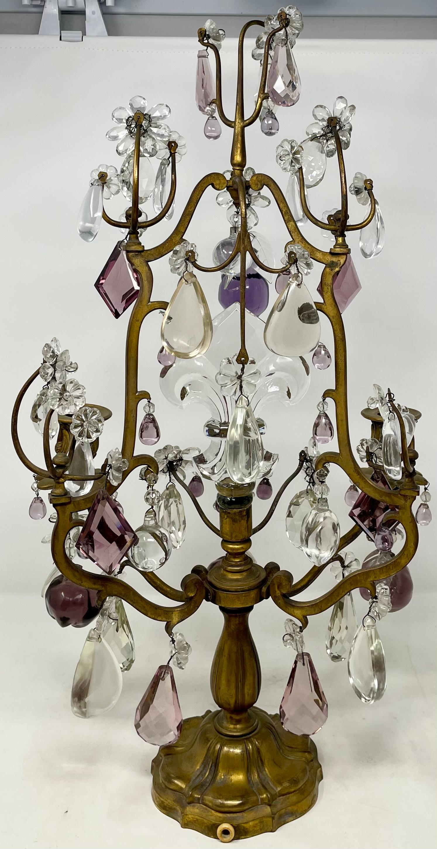 Girandoles anciennes en bronze doré et cristal taillé avec fleur de lys Circa 1900 en vente 6