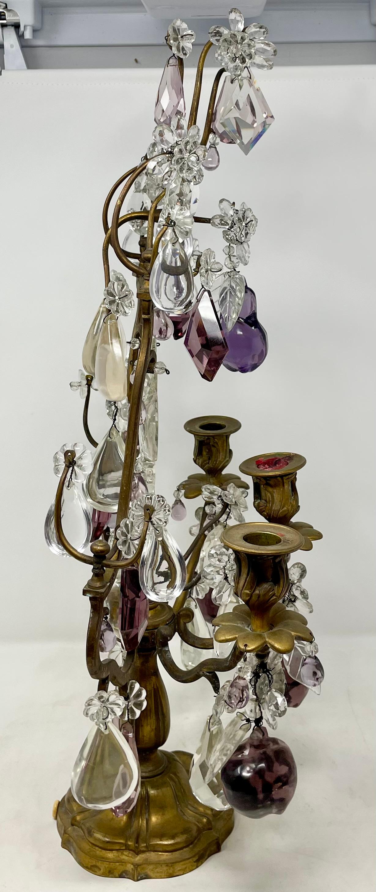 Girandoles anciennes en bronze doré et cristal taillé avec fleur de lys Circa 1900 en vente 7