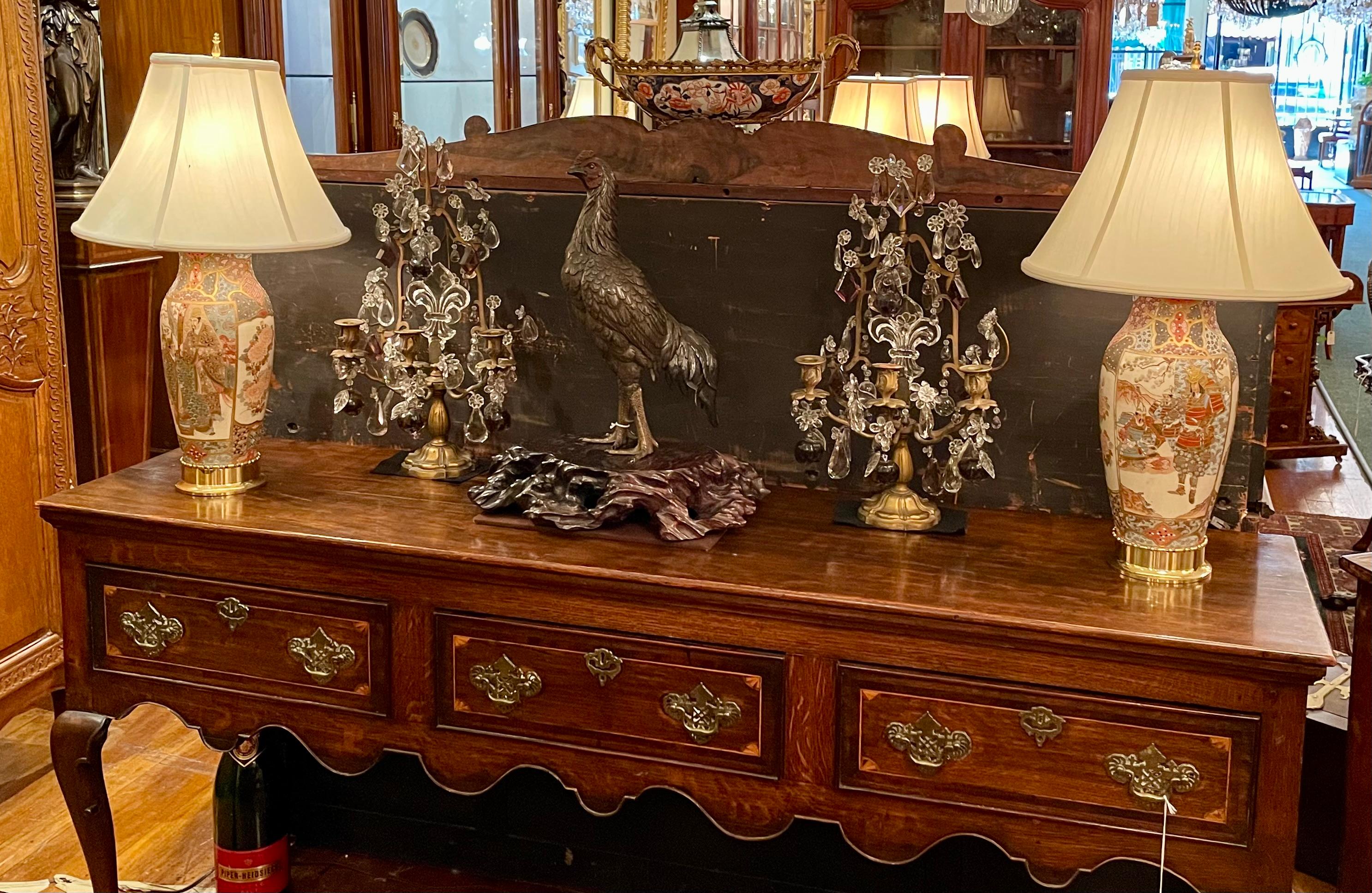 Girandoles anciennes en bronze doré et cristal taillé avec fleur de lys Circa 1900 en vente 8