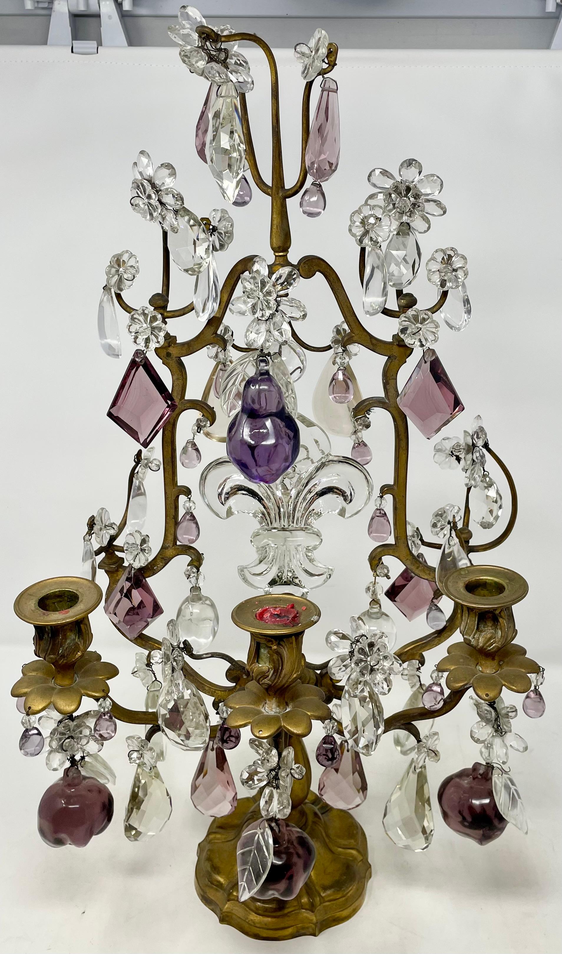 Girandoles anciennes en bronze doré et cristal taillé avec fleur de lys Circa 1900 en vente 2