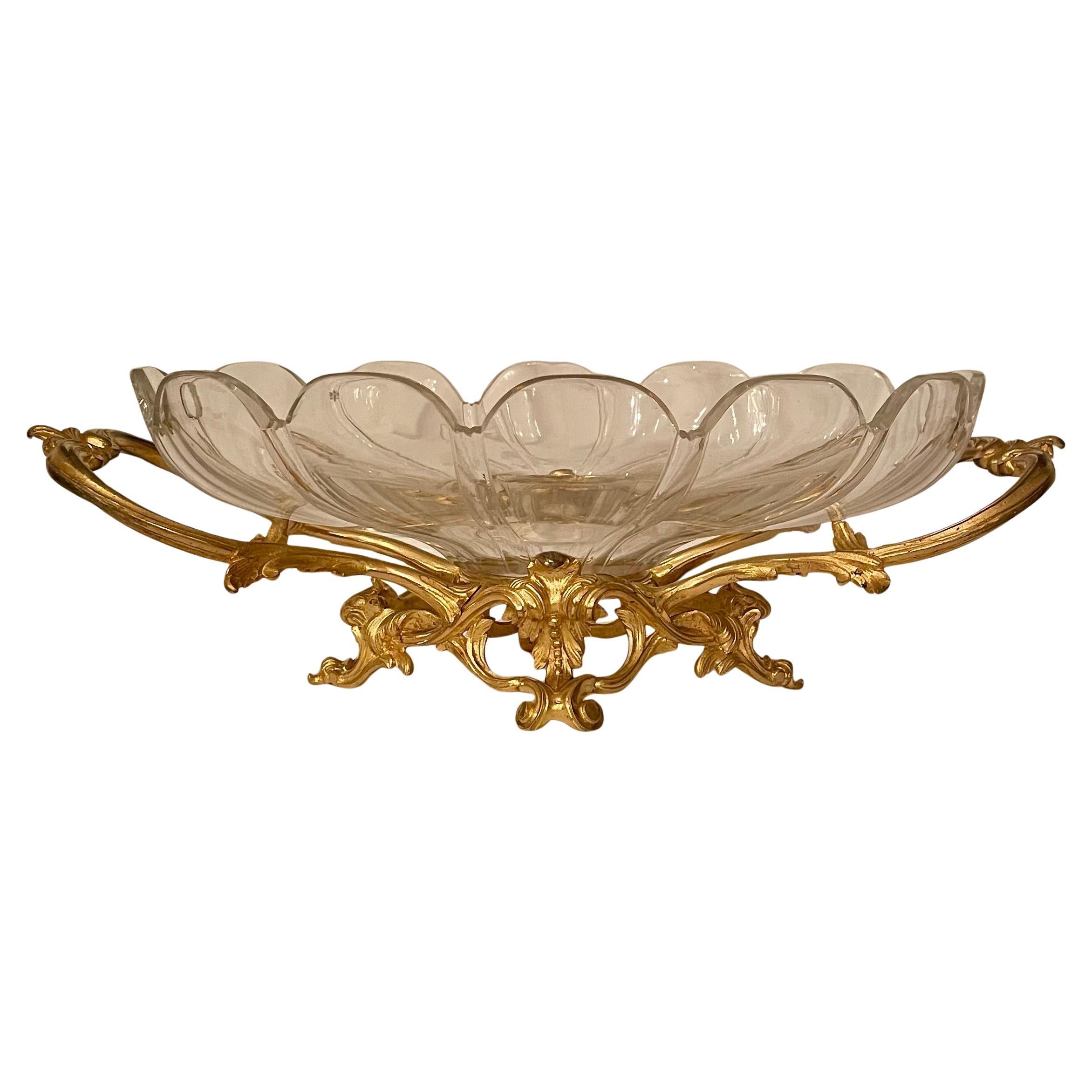 Centre de table français ancien « Coupe » en bronze doré et cristal lourd, vers 1860-1880. Bon état - En vente à New Orleans, LA