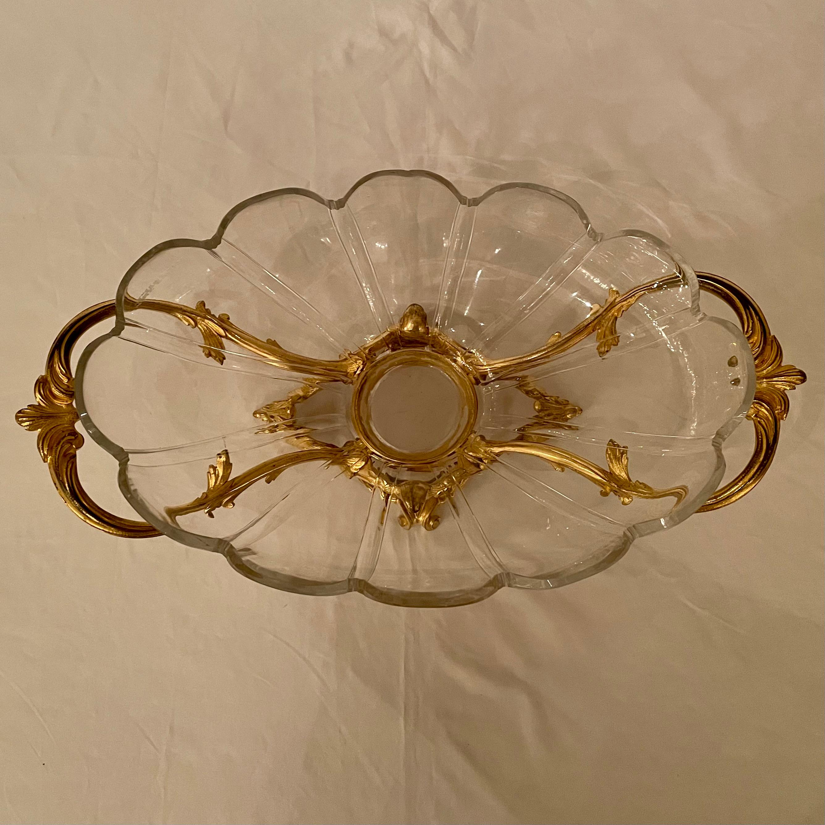 XIXe siècle Centre de table français ancien « Coupe » en bronze doré et cristal lourd, vers 1860-1880. en vente