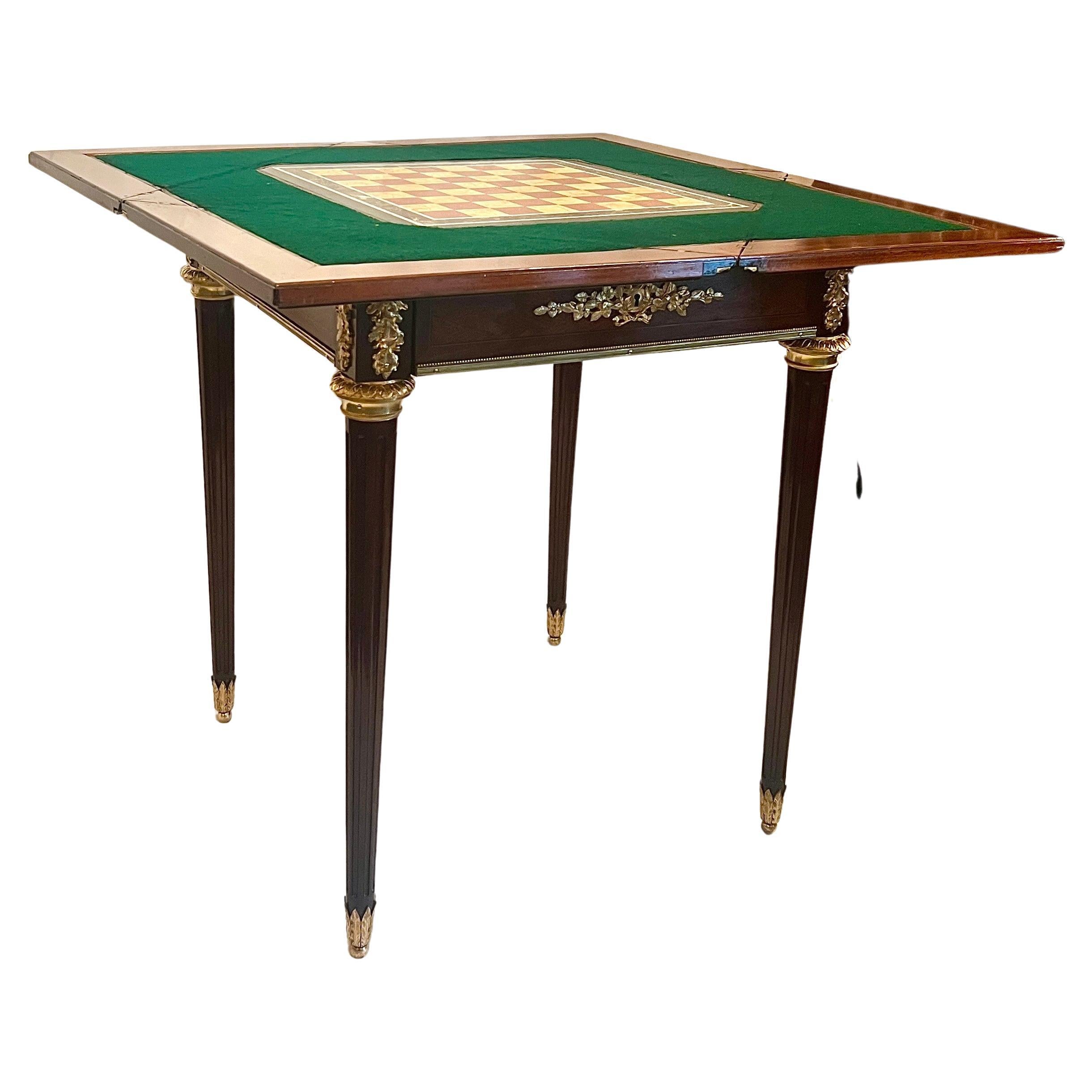 Ancienne table de jeu d'échecs pliante française en bronze doré et acajou, vers 1885