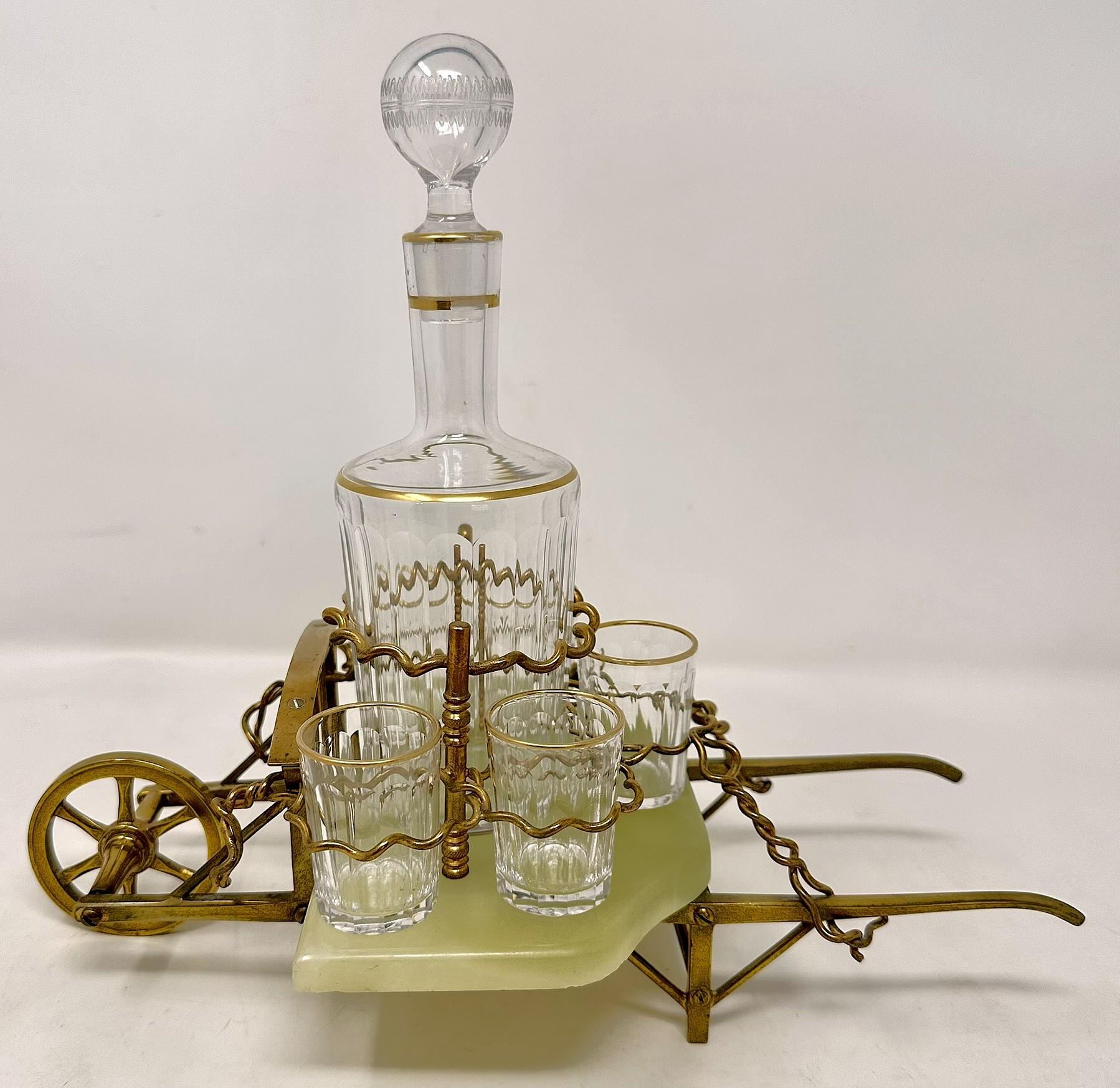 Antique French Goldbronze, Marmor & Kristall Schubkarre Likör Set, CIRCA 1880 (Französisch) im Angebot