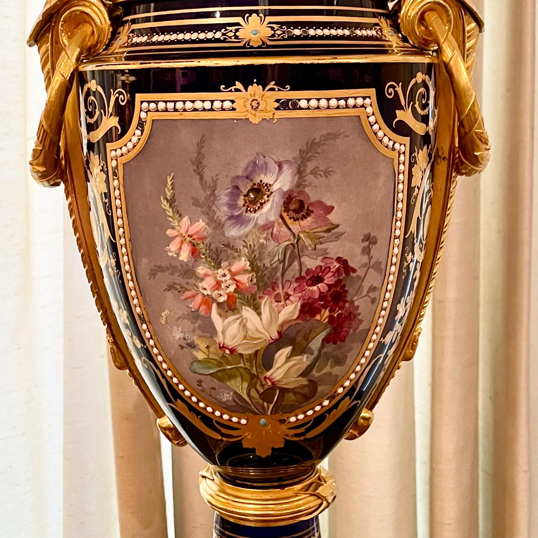 Antique French Lámpara de Porcelana de Sevres Azul Cobalto Montada en Bronce Dorado, Circa 1890 en venta 5