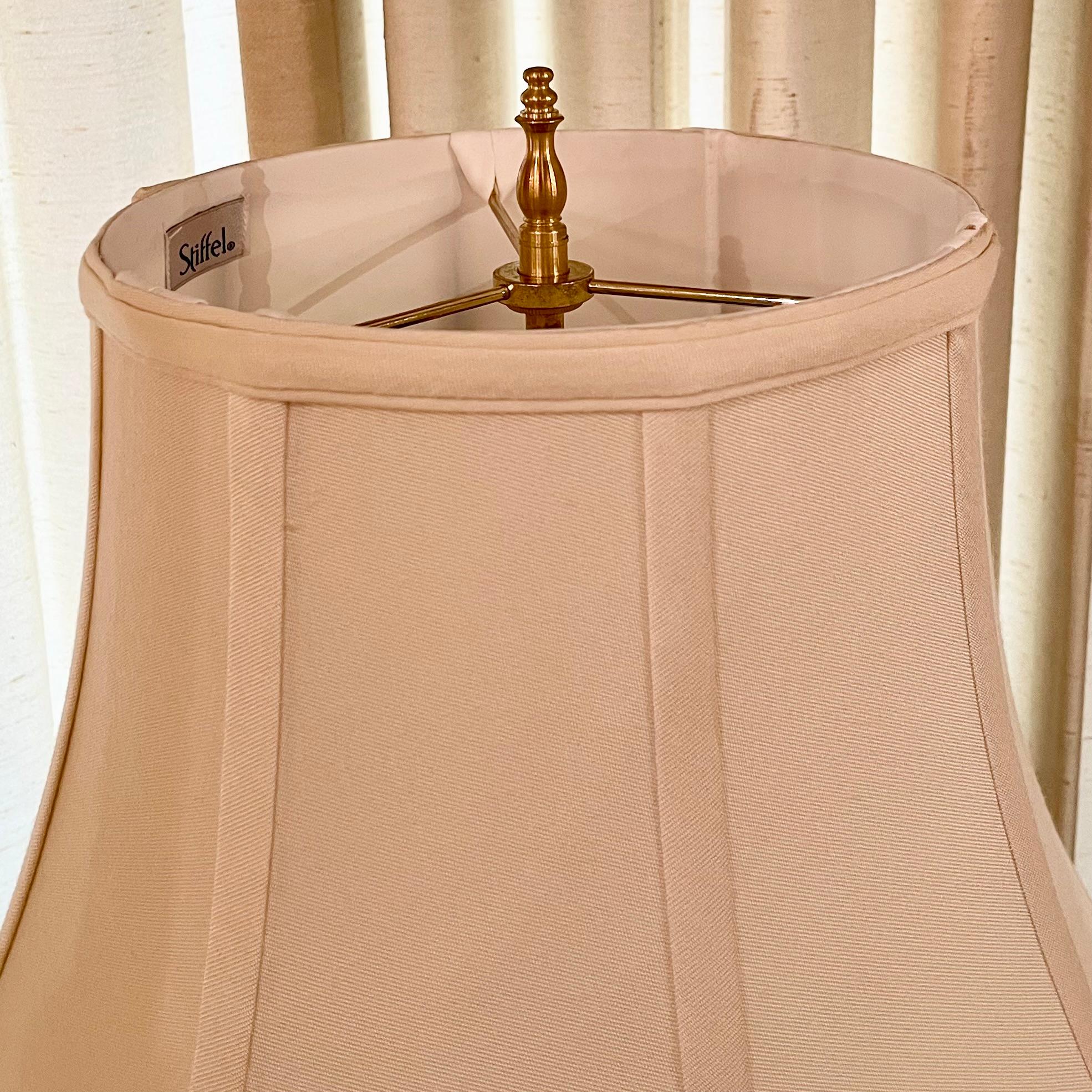 Antique French Lámpara de Porcelana de Sevres Azul Cobalto Montada en Bronce Dorado, Circa 1890 siglo XIX en venta