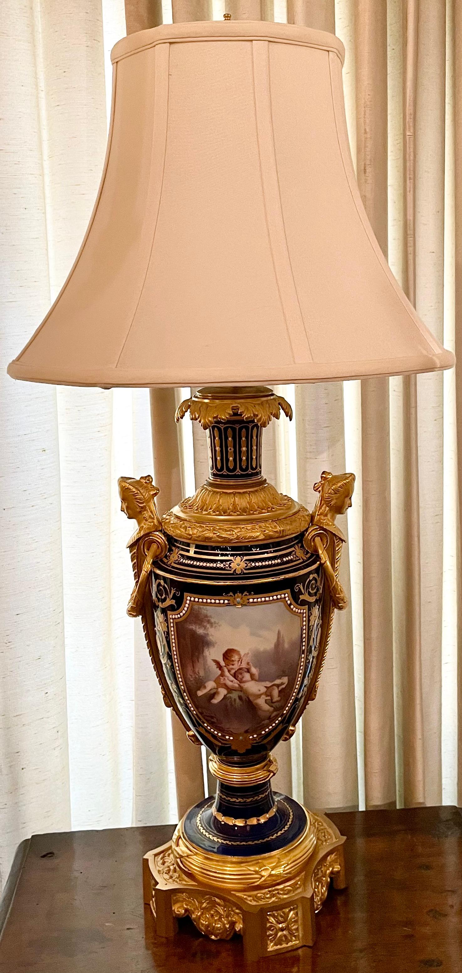 Antique French Lámpara de Porcelana de Sevres Azul Cobalto Montada en Bronce Dorado, Circa 1890 en venta 2