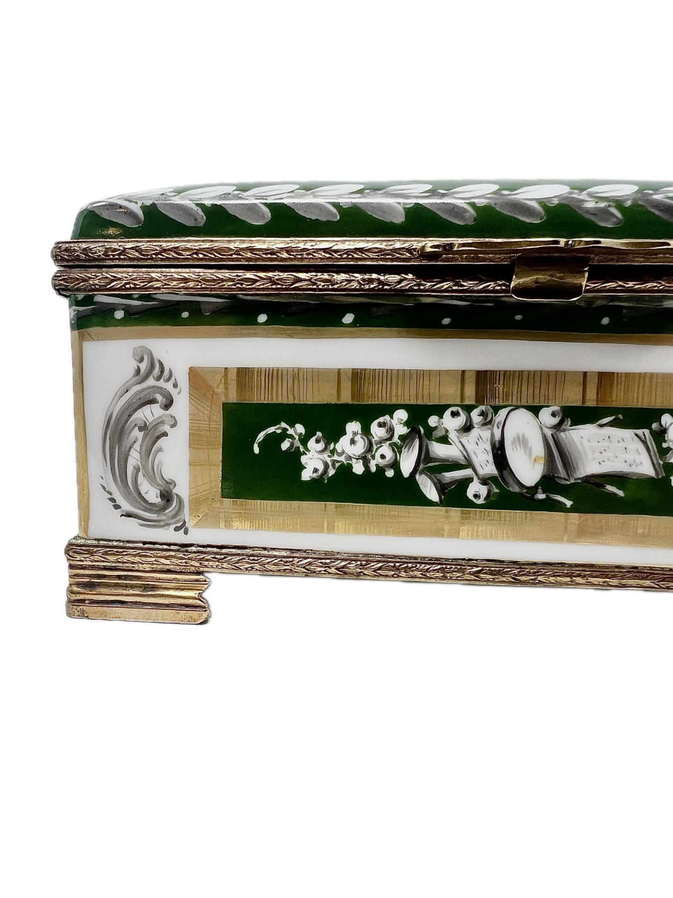 Antique French Gold Bronze Mounted Green & White Porcelain Jewel Box, Circa 1900 For Sale 1