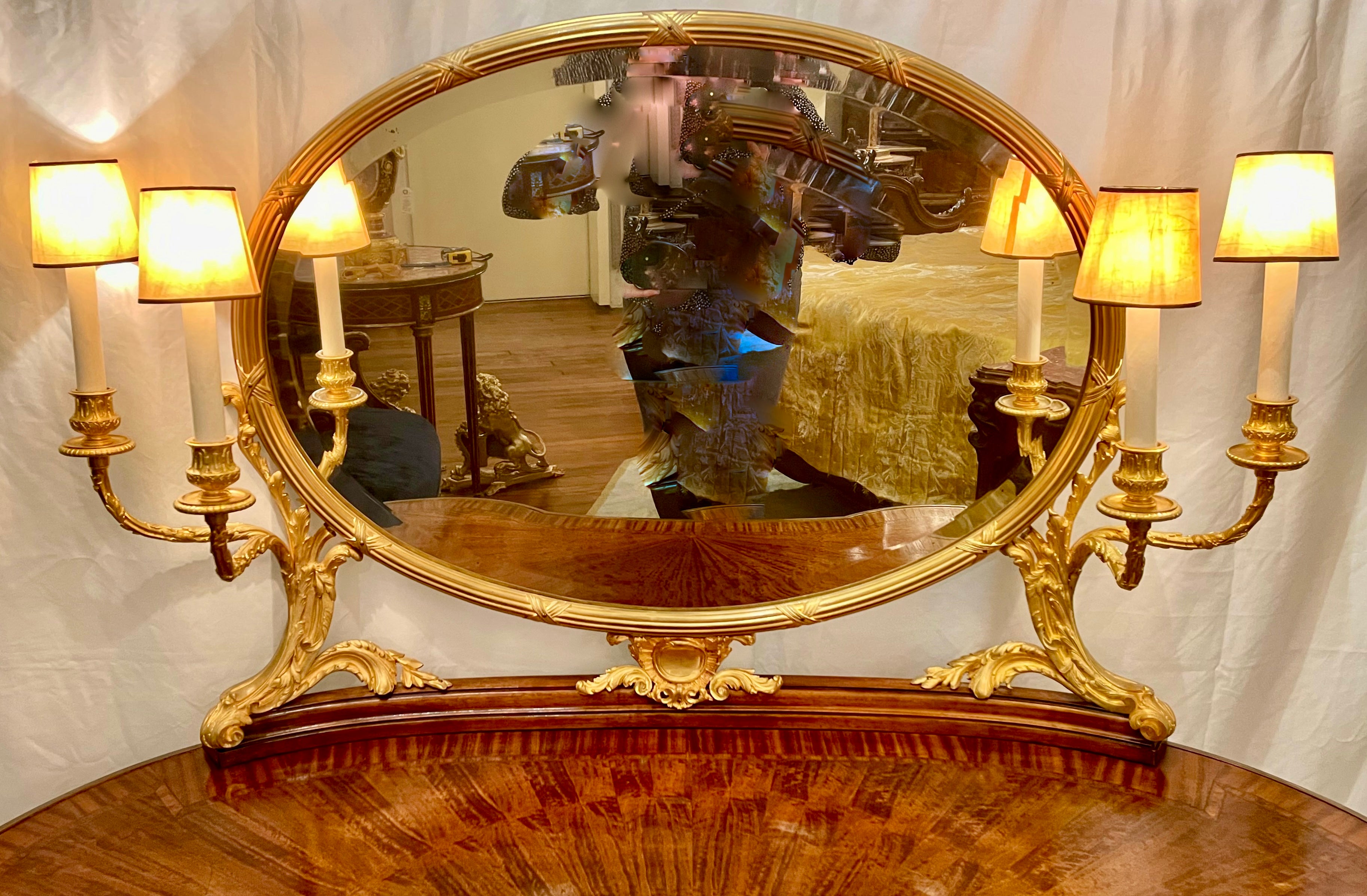 Acajou Ancienne vanité française en acajou incrusté de bronze doré avec Lights Circa 1880 en vente